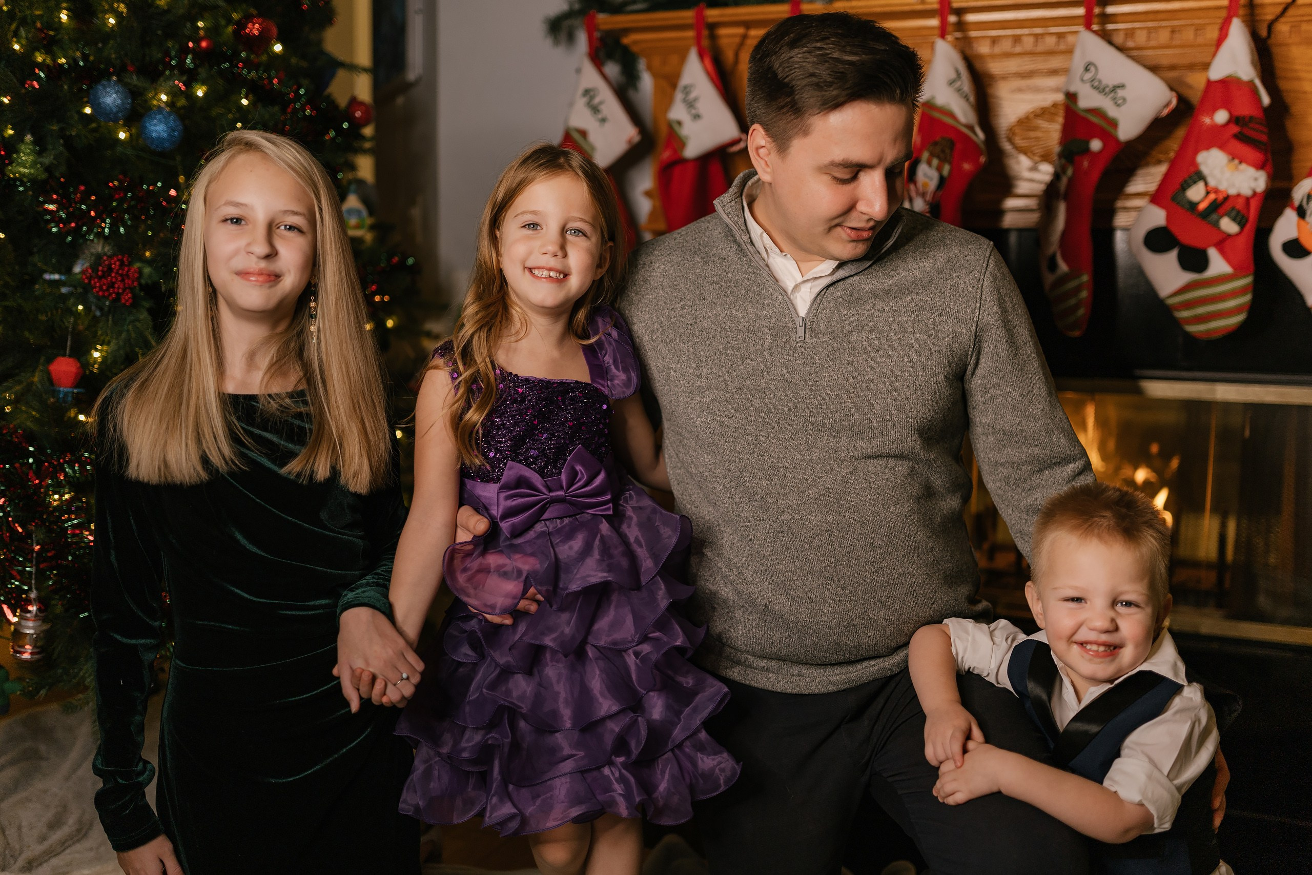 12.07.2025 Christmas Photoshoot. Wedding family event photographer in Chicago Nick Yushevich