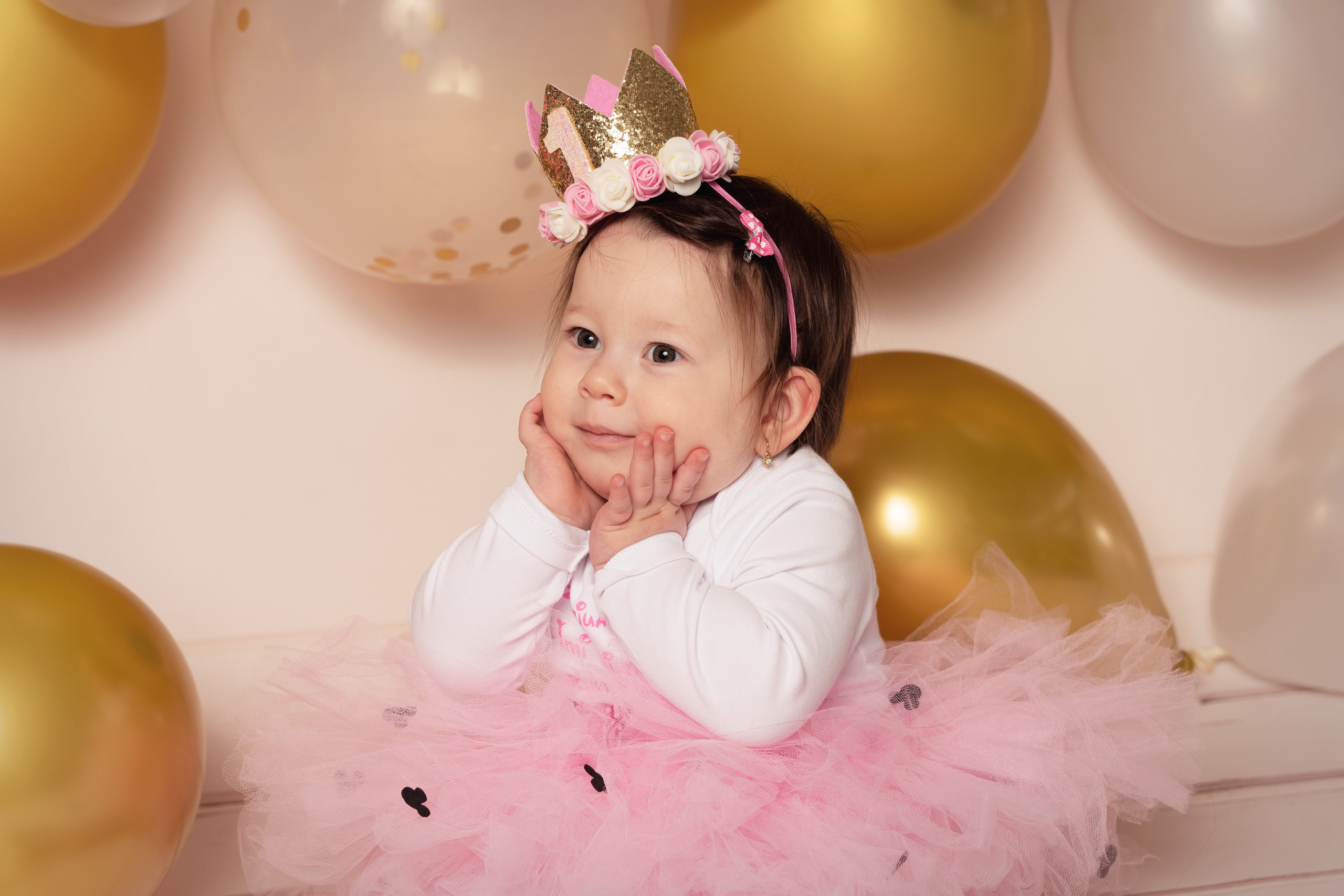 emotionales Foto vom Studio-Fotoshooting des Projekts CakeSmash