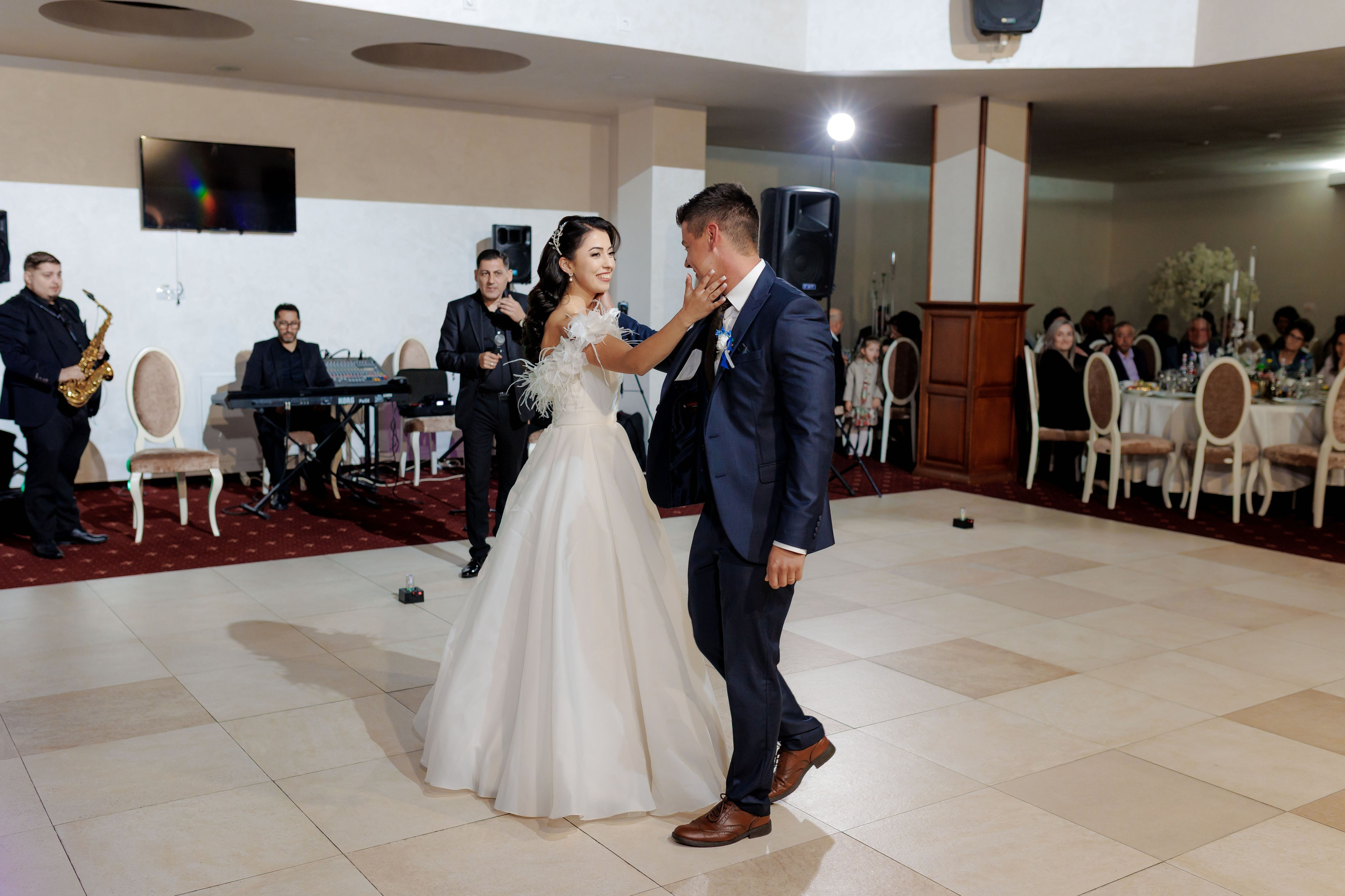 Loredana & Emilian – Ziua Nunții | Videografie - fotografie Botez Suceava, Iași, Botoșani. Servicii foto-video profesionale, pentru momente de neuitat