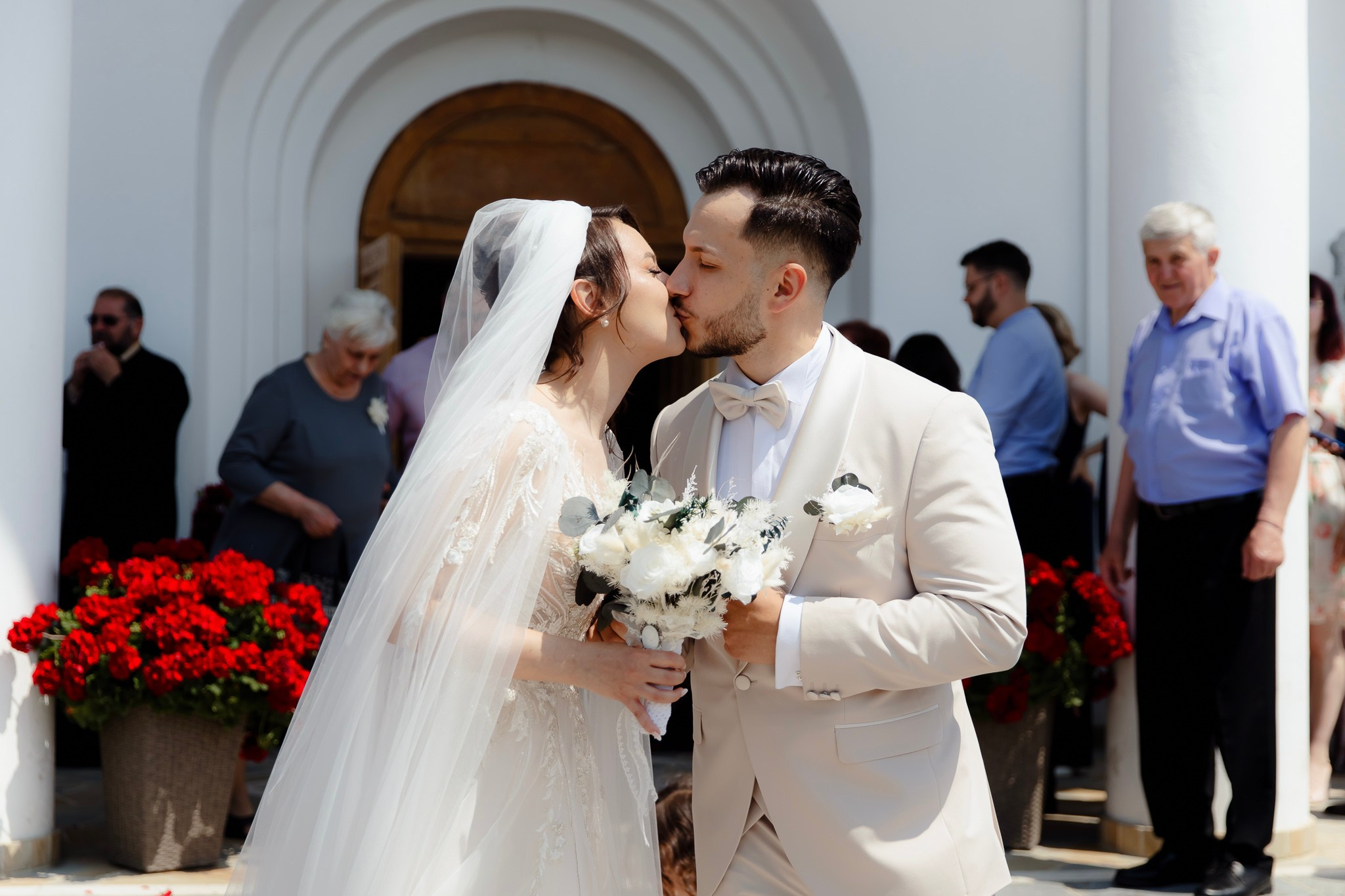 Ioana & Ionuț | Nuntă de poveste la Păstrăvăria Poiana din Mălini județul Suceava. Servicii foto-video profesionale, pentru momente de neuitat