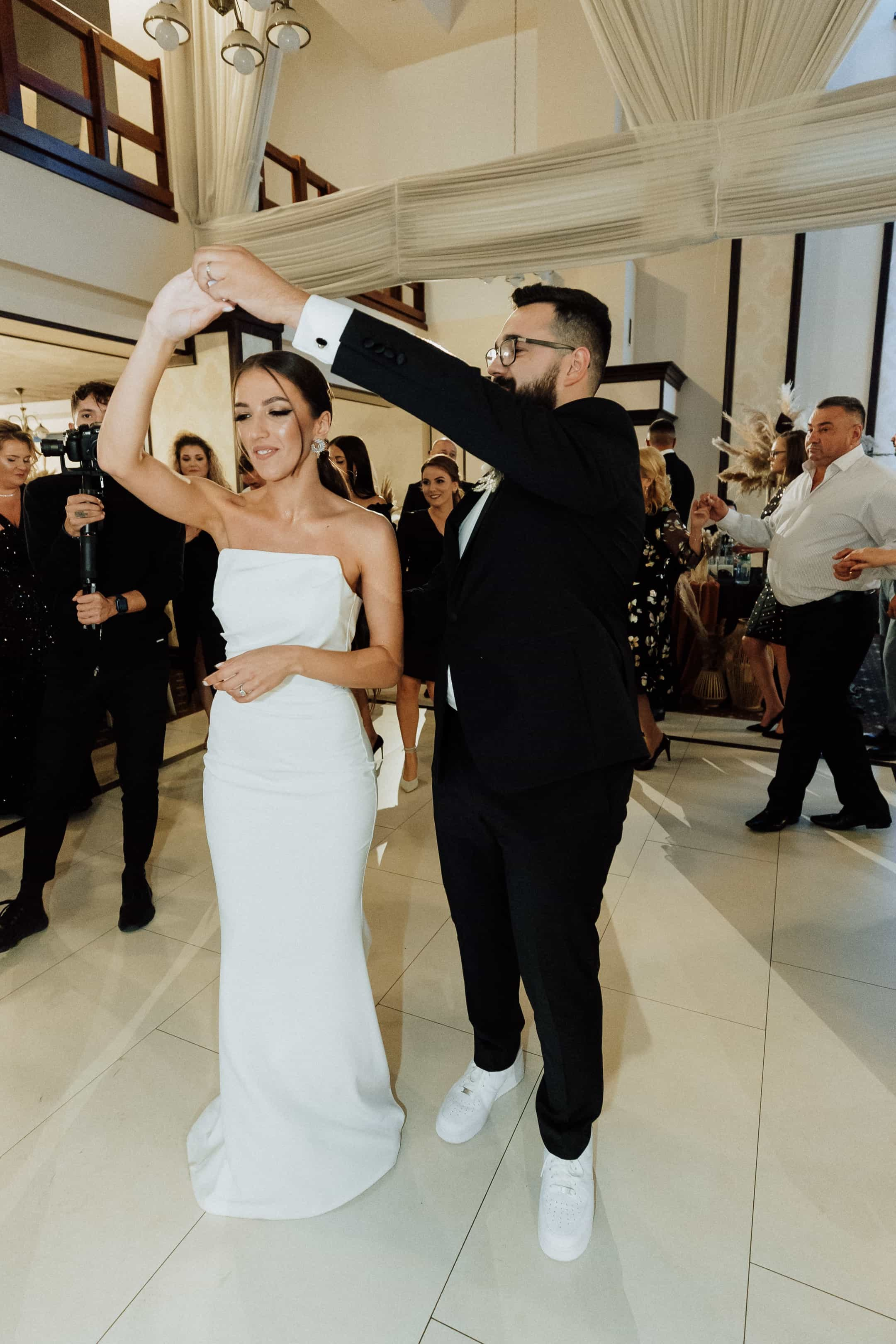 Stefanel & Elena. MovieFrames.ro