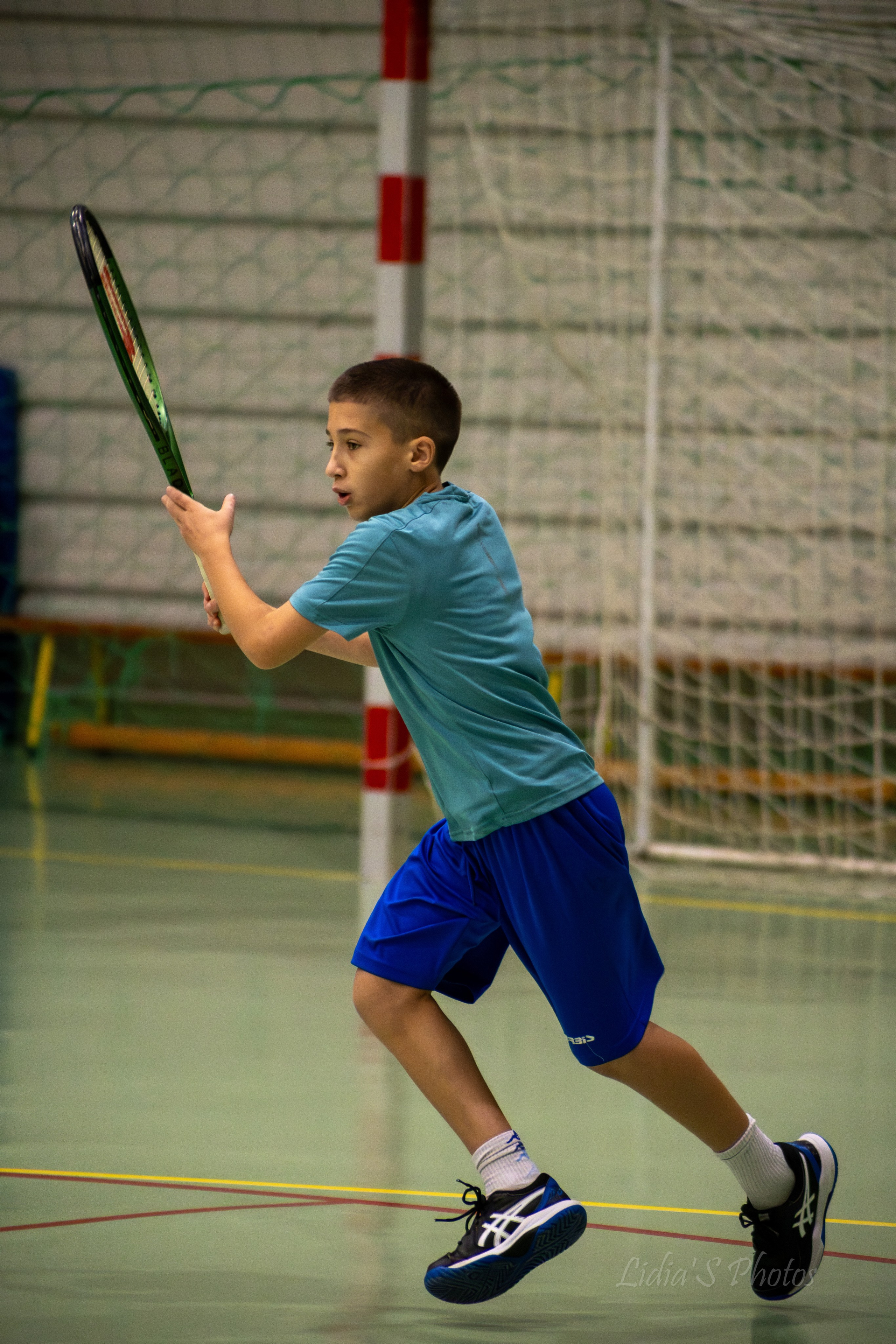 Turneu tenis de camp în sală. Fotograf. Lucrez cu oameni, produse și spații. Portret și fotografie creativă. Bacău, România. Lidia Savinoiu