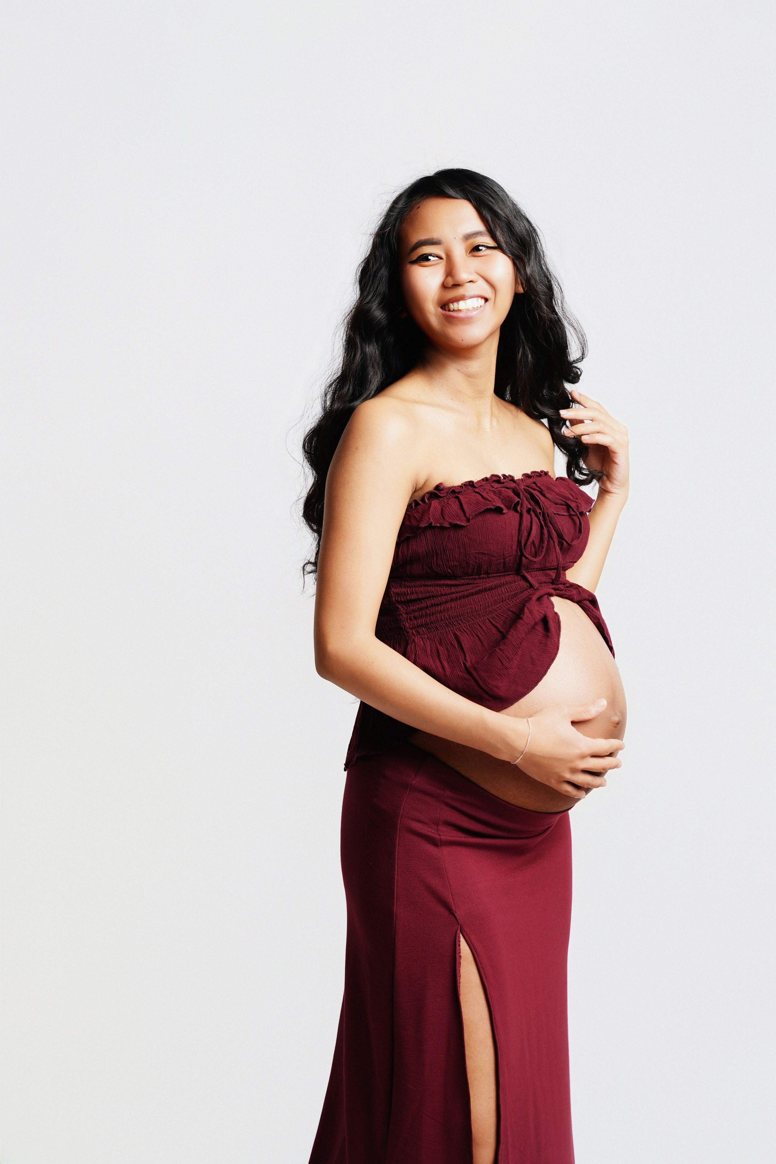 Babybauch. Neugeborenenfotografin und Retoucher in Augsburg Nastassia Schneider