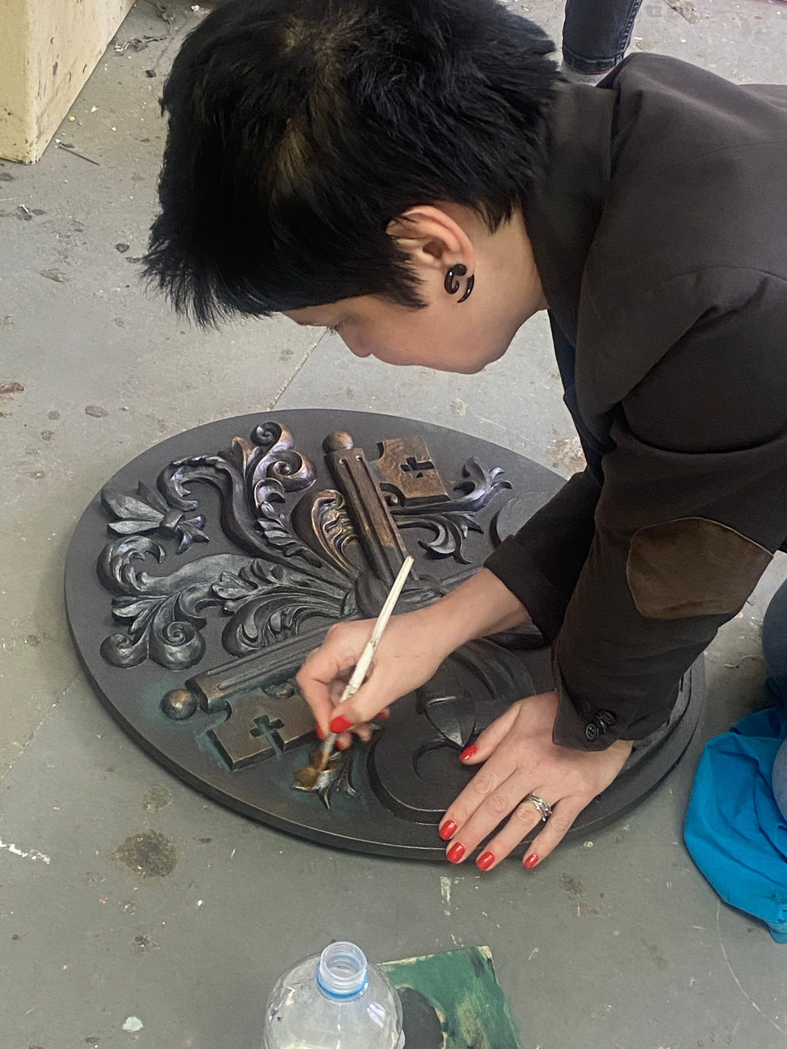 В Апостольской Нунциатуре в Республике Беларусь (Посольство Святого Престола, Ватикан). Ворота, калитка.  2017-2021. Сталь, худож. ковка, лазерная резка, сварка, компазитные материалы.