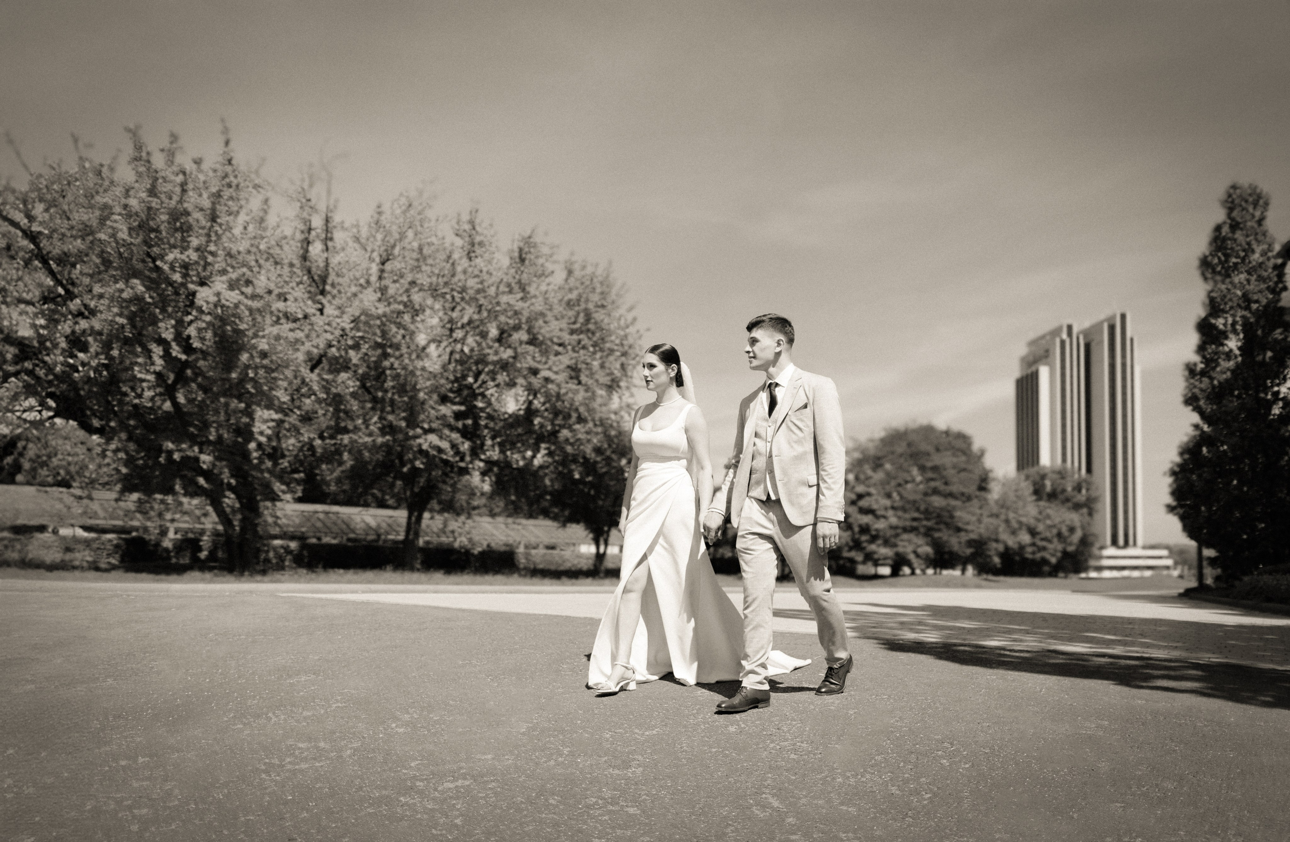 Natürliche Hochzeitsfotografie im Planten un Blomen | Hamburgs grüne Oase. Hochzeitsfotograf und Hochzeitsvideograf aus Hamburg | Roka21Film