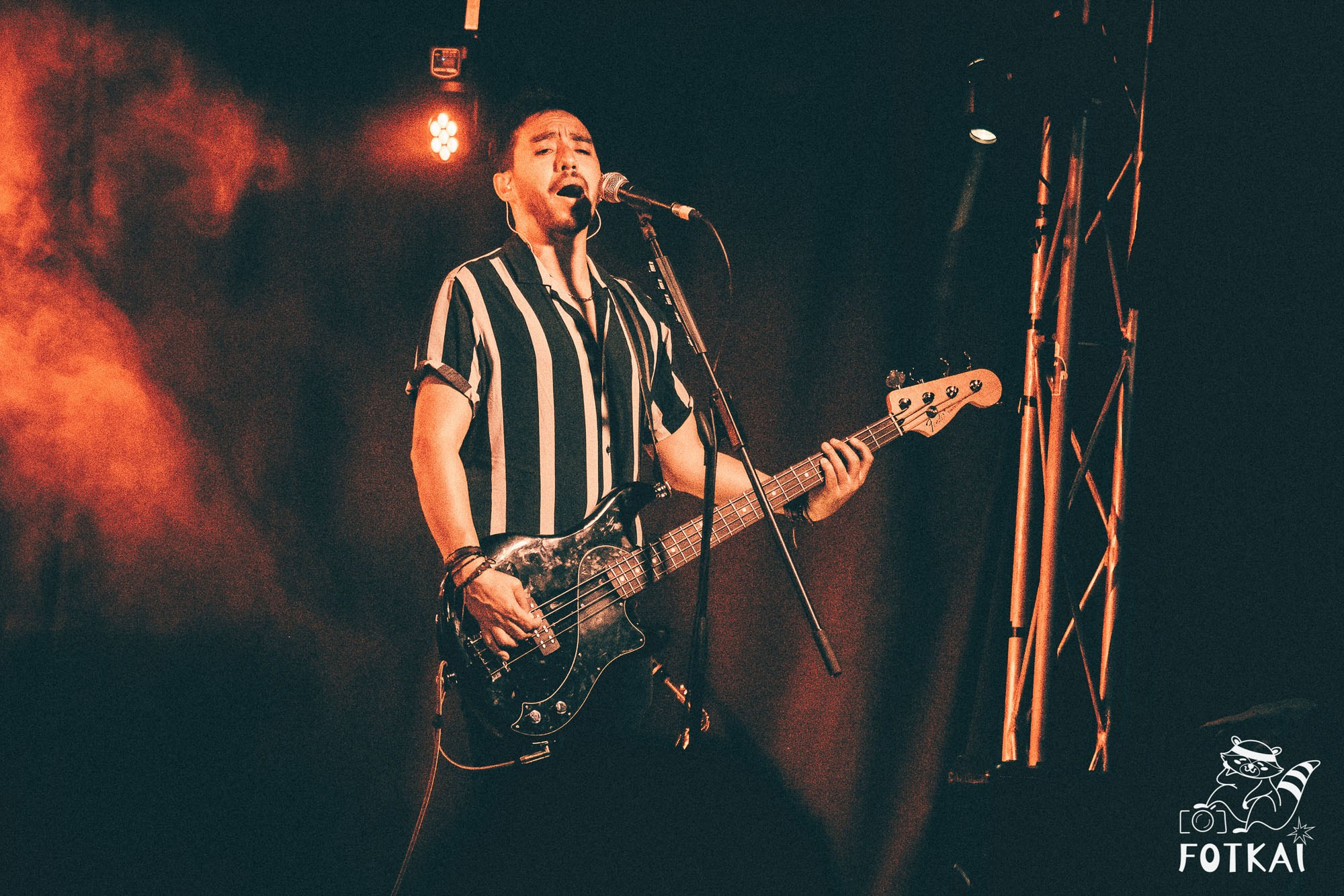 DENISDENIS — reportaje fotográfico del concierto en la Sala Marearock (Alicante) | FOTKAI