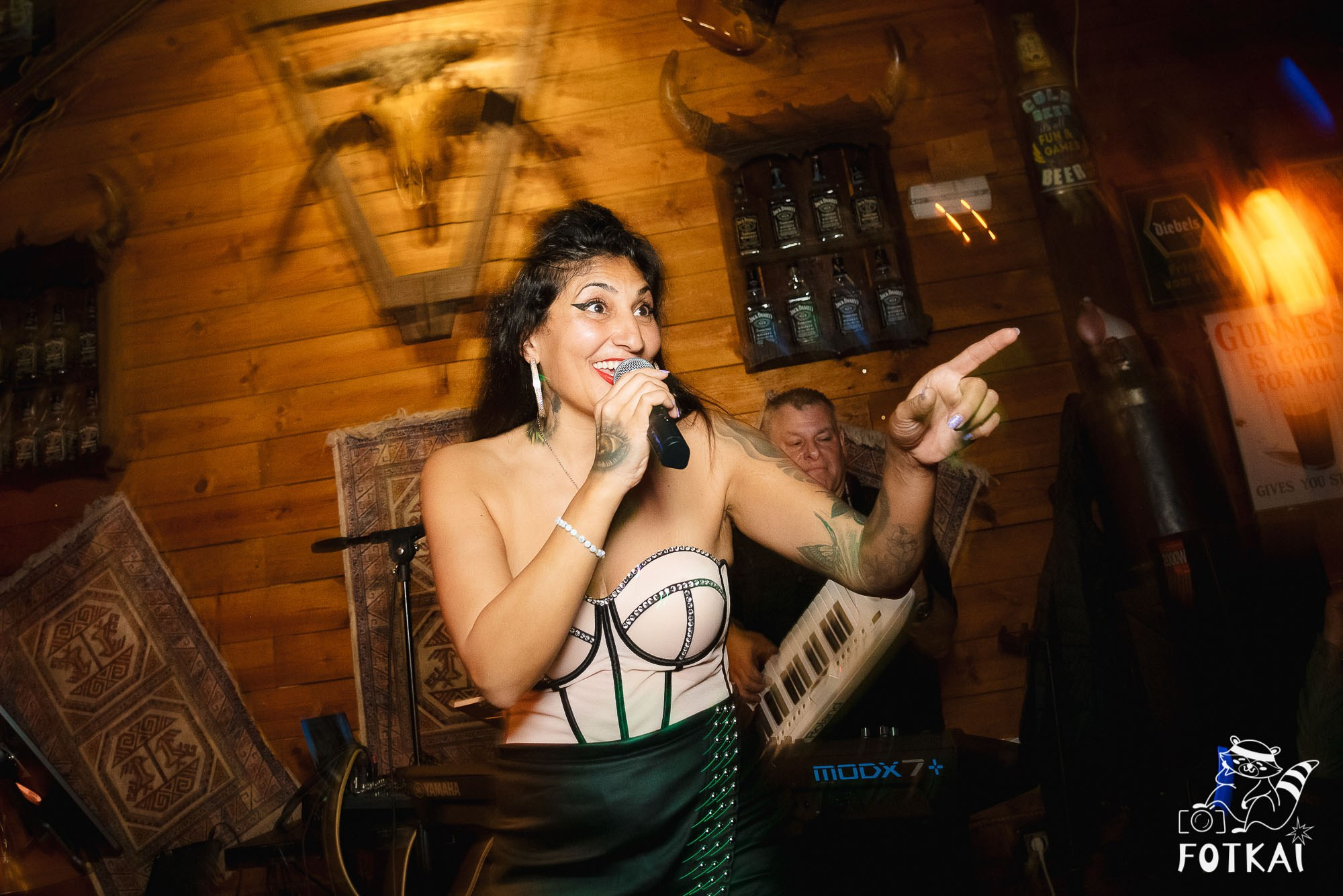 Amy Winehouse Tribute at El Paso Bar (March 28) — Live Concert Photo Report | FOTKAI