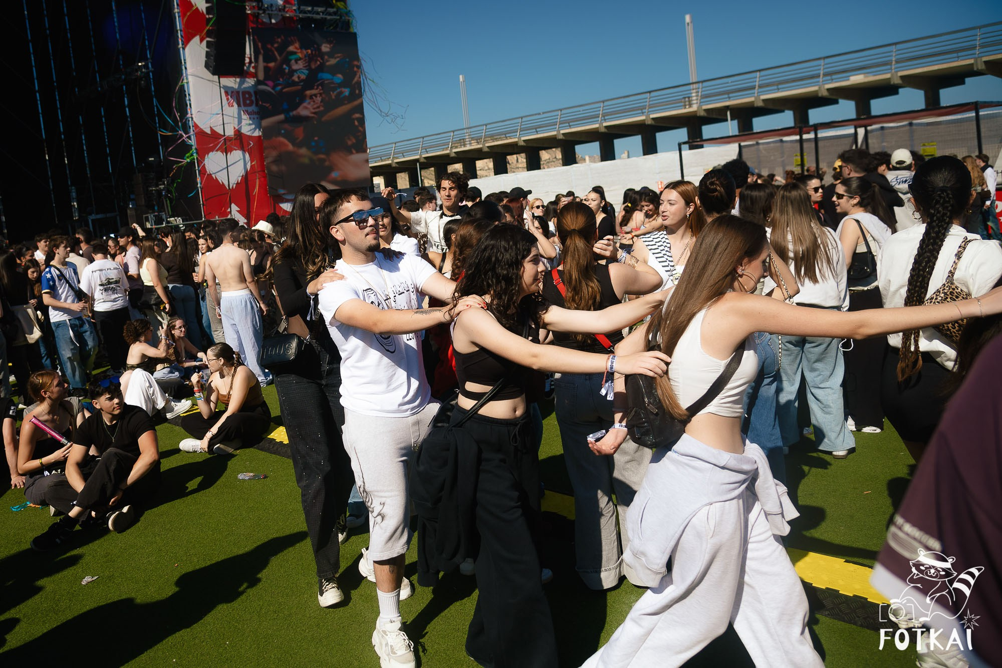 Fotos Costa Sonora 2026 Alicante Día 2 — busca tu foto y encuentra amigos del festival | FOTKAI