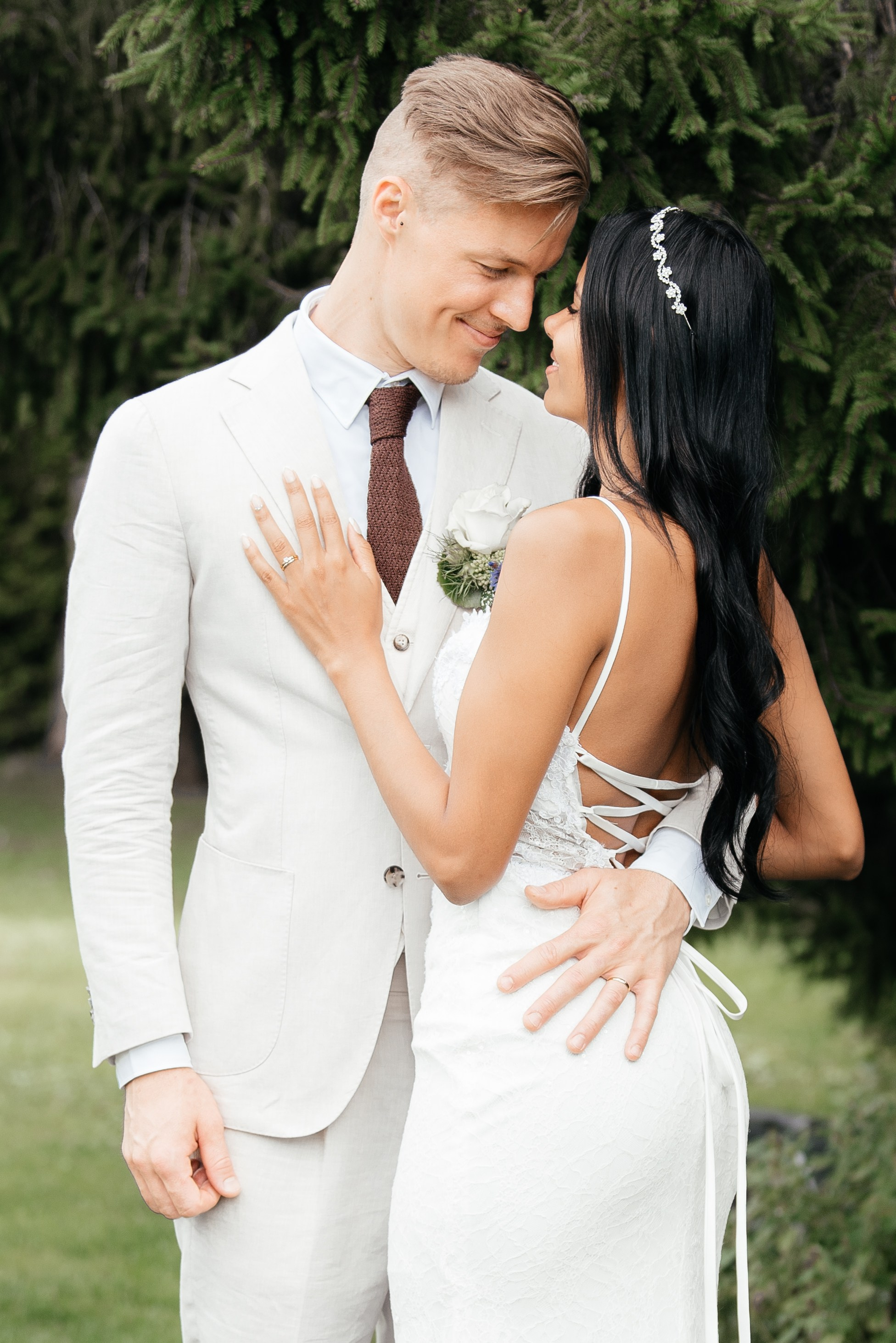 KAIANE & BENJAMIN Meilen, Switzerland. I am Elena Altendorfer. Wedding photographer in Zurich and Switzerland