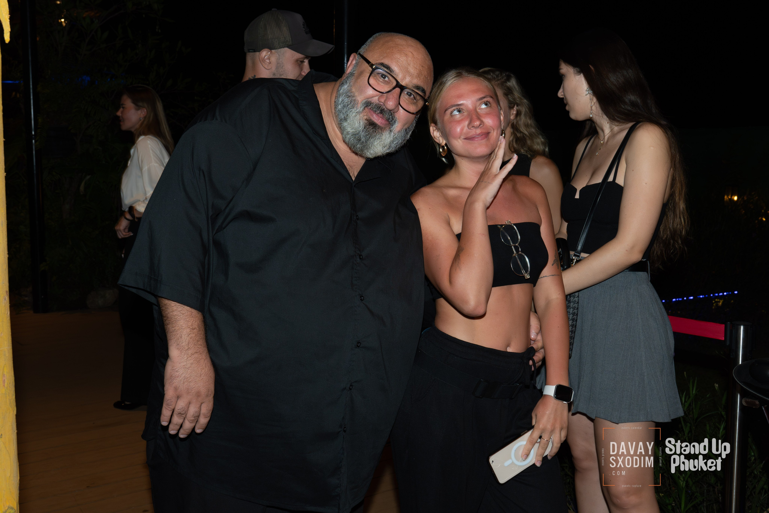 Standup Влада Лапина | Фоторепортаж | Афиша | DAVAYSXODIM.com PHUKET. АФИША|ФОТОРЕПОРТАЖИ|ИВЕНТЫ|ПХУКЕТ