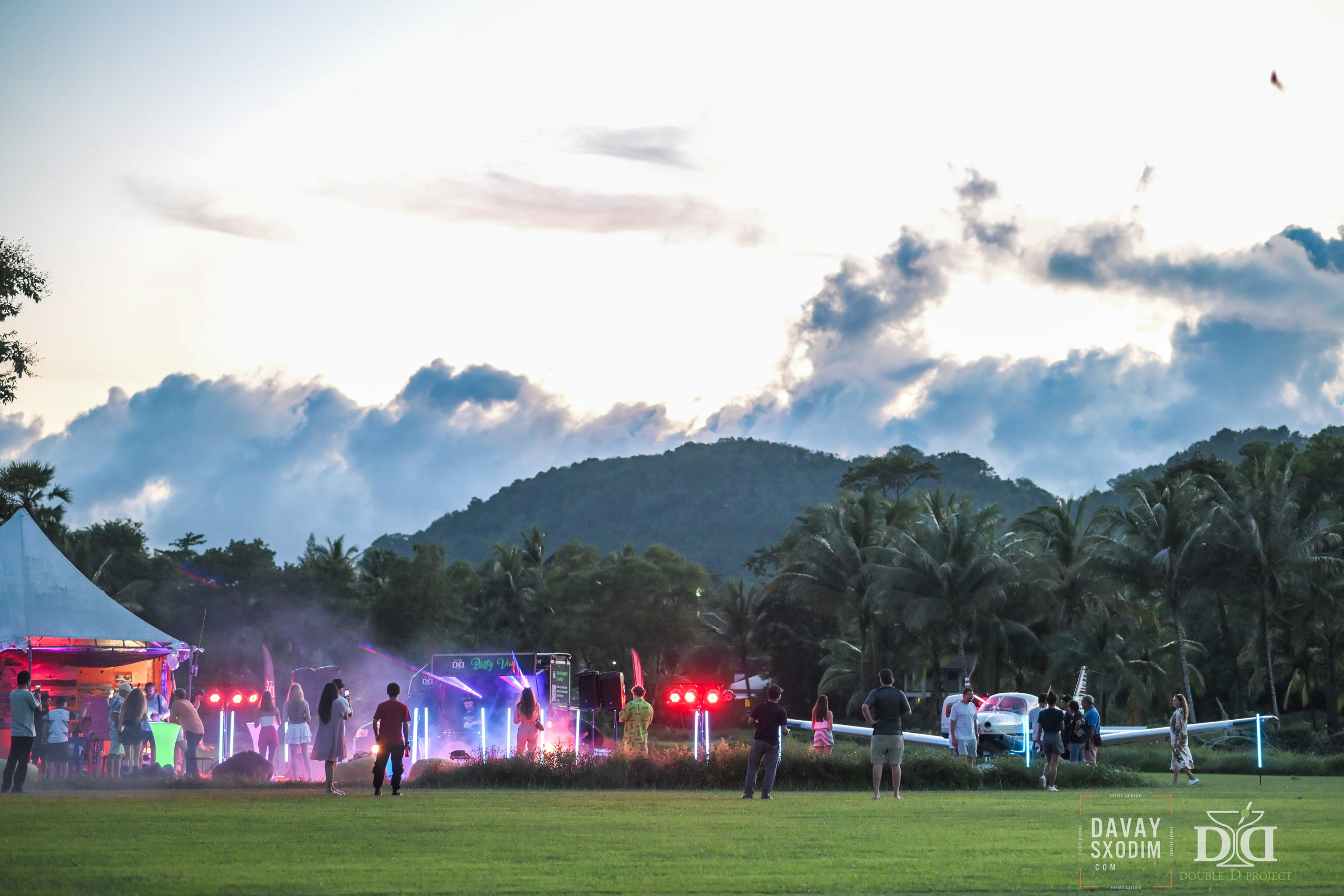 Вечеринка на аэродроме | Фоторепортаж | Афиша | DAVAYSXODIM.com PHUKET. АФИША|ФОТОРЕПОРТАЖИ|ИВЕНТЫ|ПХУКЕТ