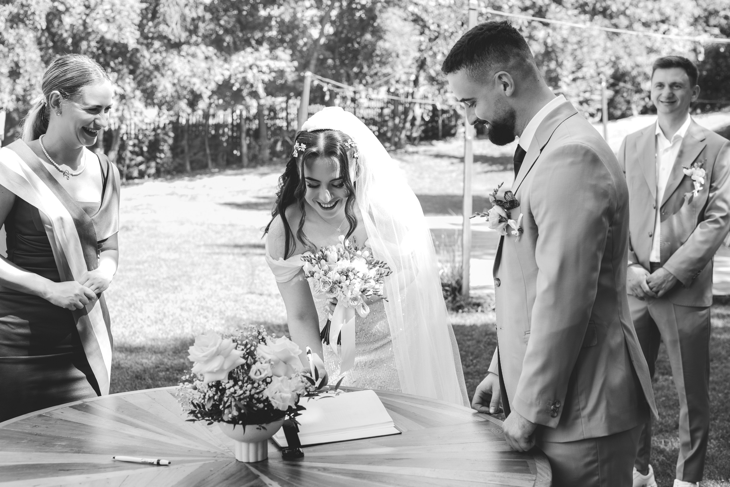 Mihai & Iasmina. Lucian Dedeu — Fotograf de nuntă și eveniment