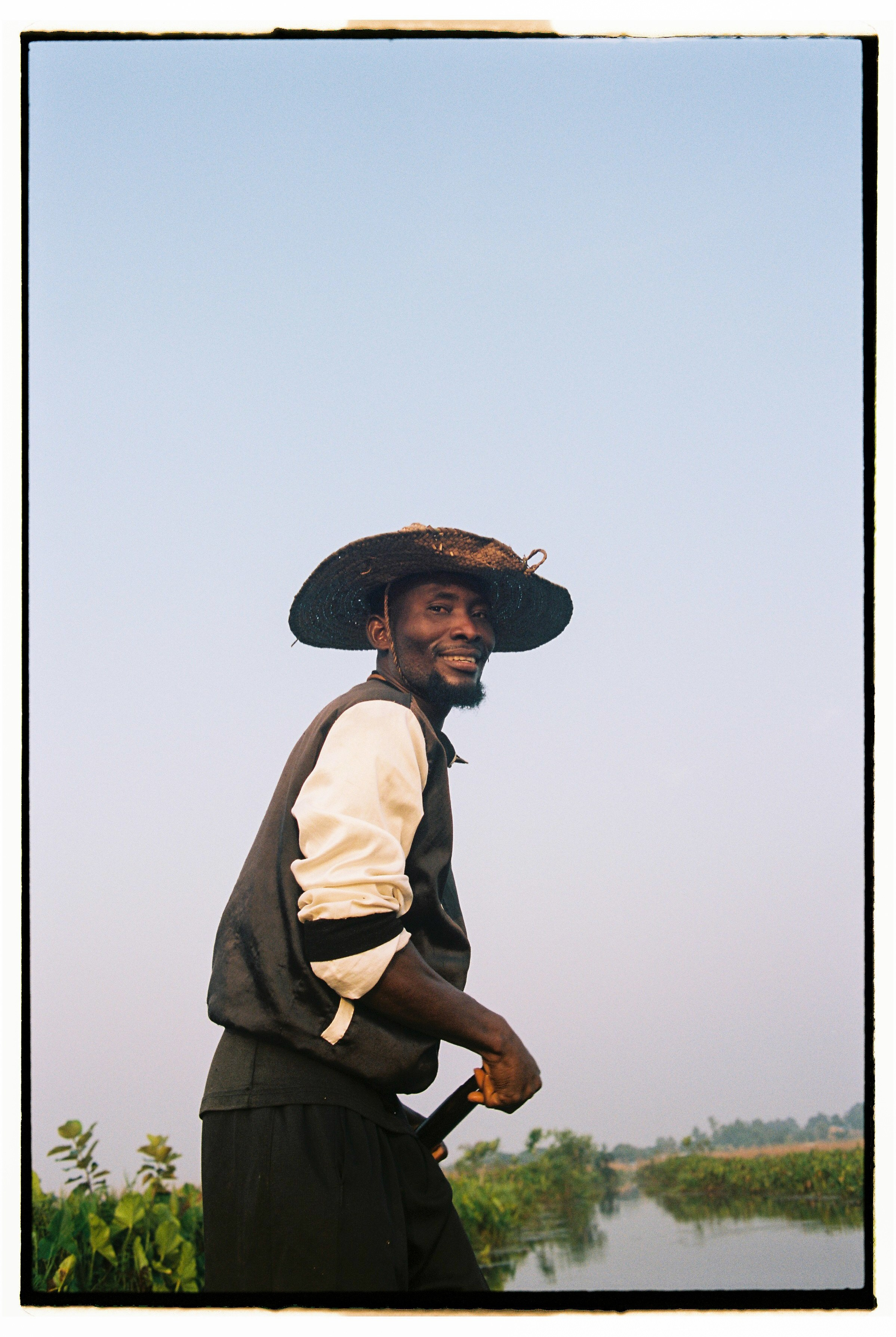 Inhabiting Movement: A Guardian of Passage. A visual practice of being-with