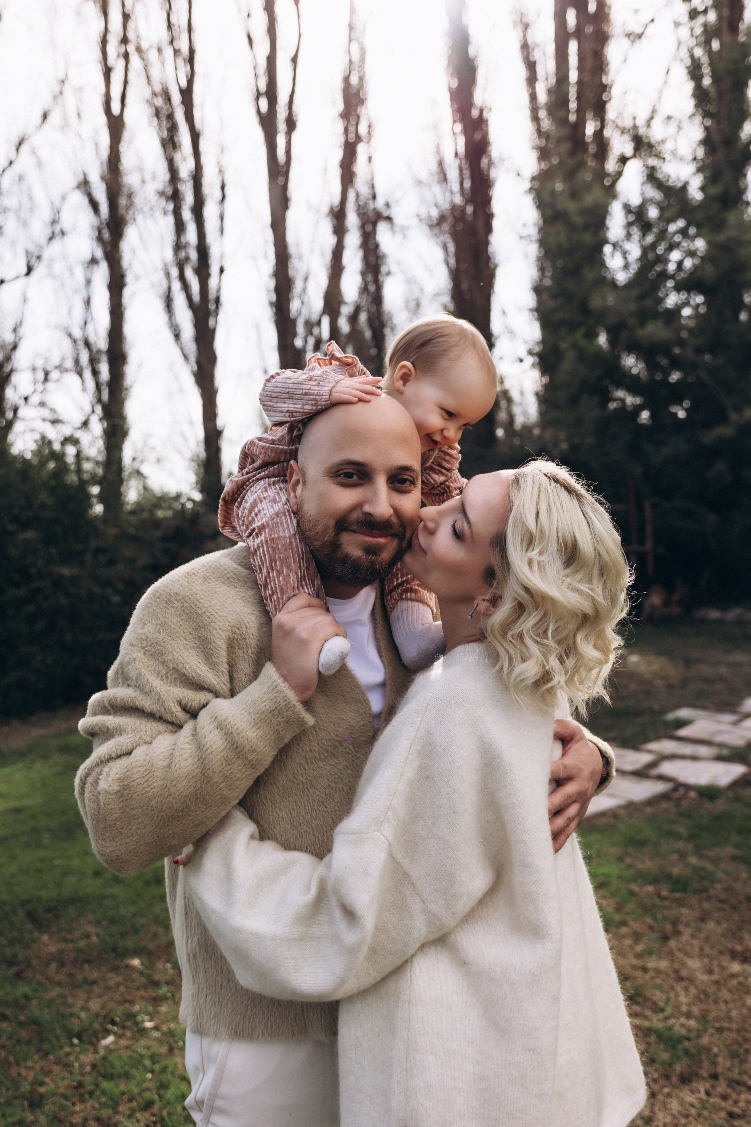 Sesión de fotos familiar en casa — Momentos reales y acogedores. Photographer in Santiago, Chile Anna Almazova