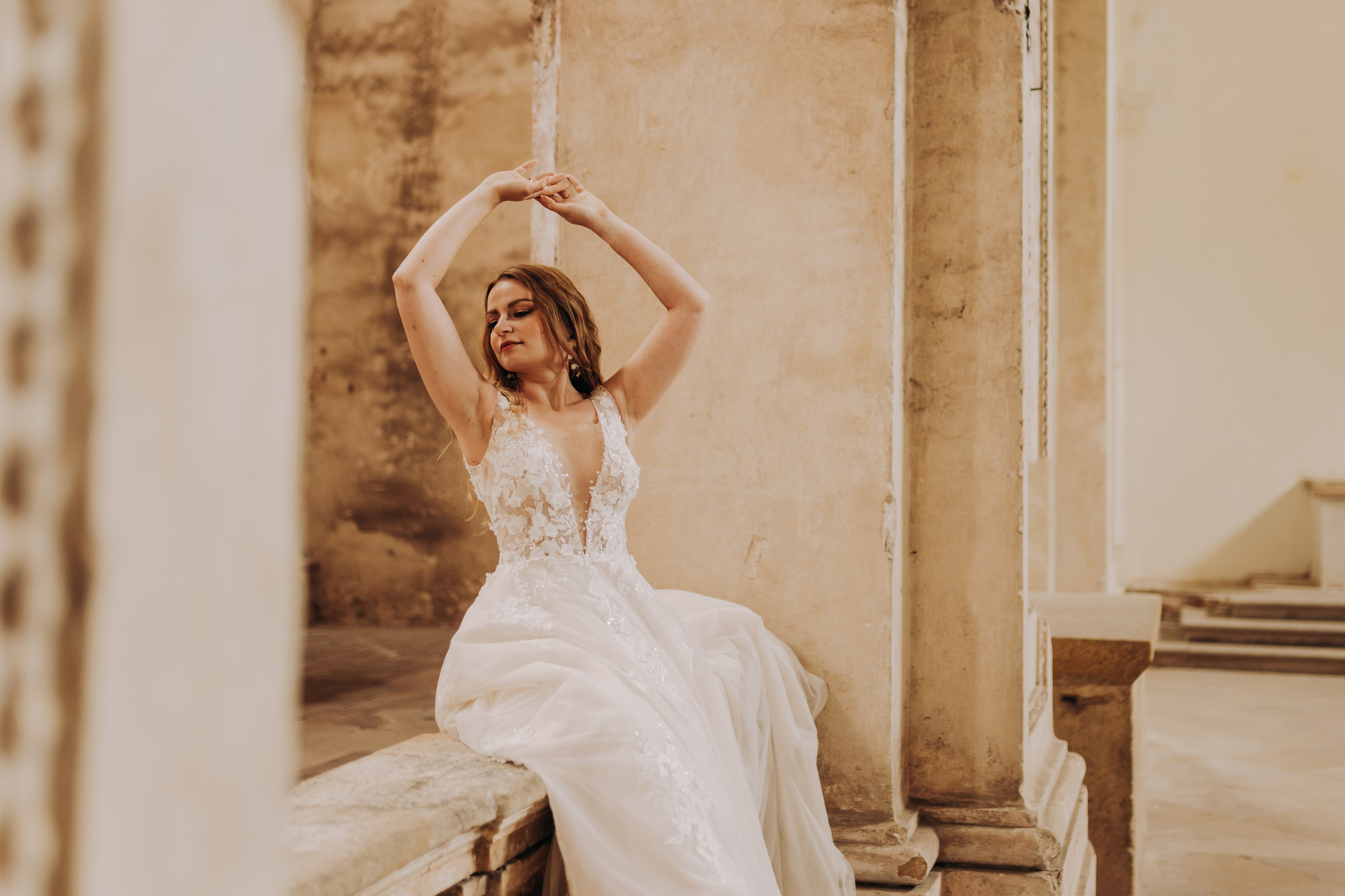 Klasztor Cystersów w Lubiążu: Plener ślubny Oli i Rafała. Fotograf ślubny Śląsk – reportaż ślubny | KarkowskaFoto