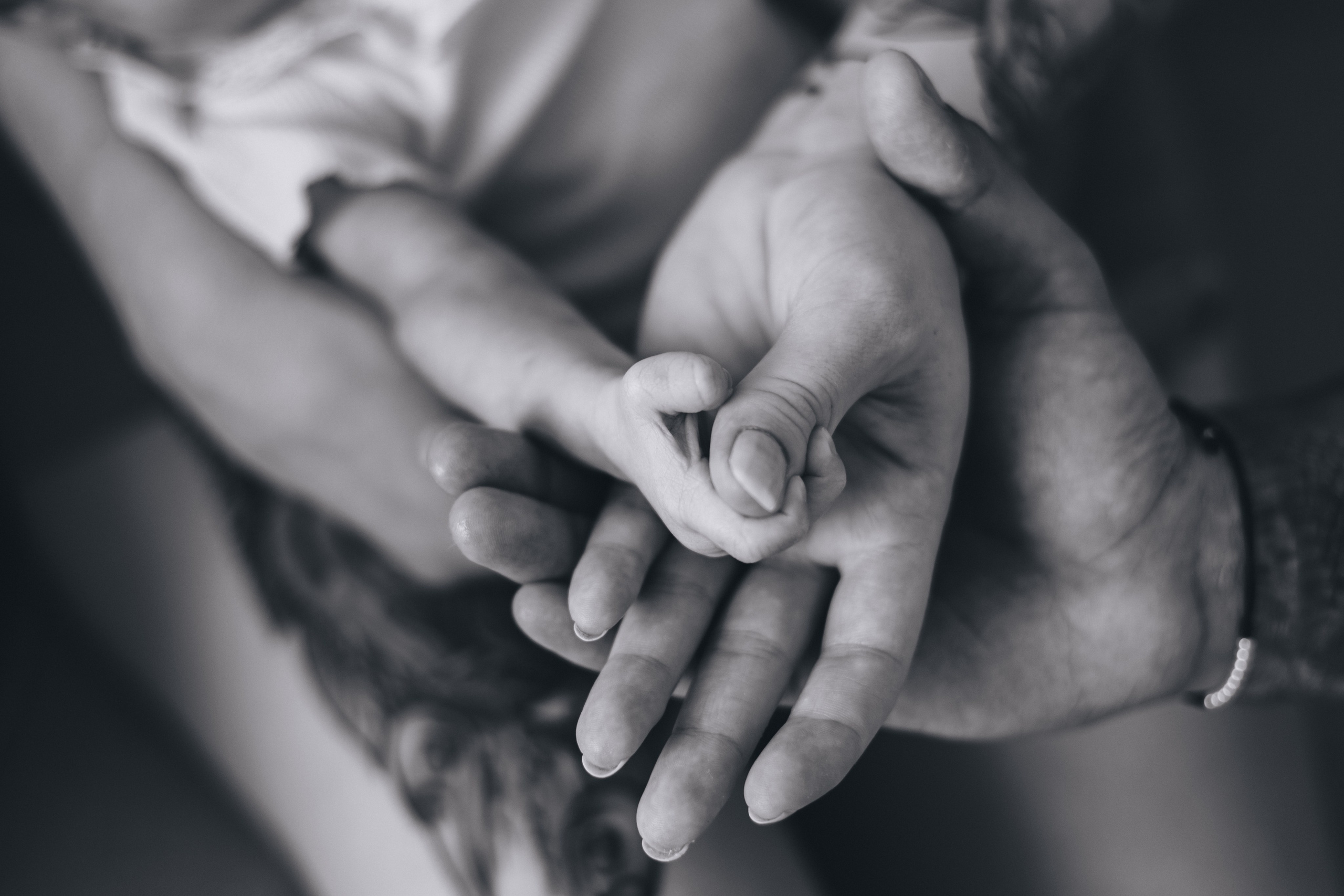 Newbornfotograf in Aschaffenburg – Einfühlsame und stilvolle Babyfotos für eure Kleinen. Hochzeitsfotograf in Aschaffenburg & Miltenberg – Aus Momenten werden Erinnerungen