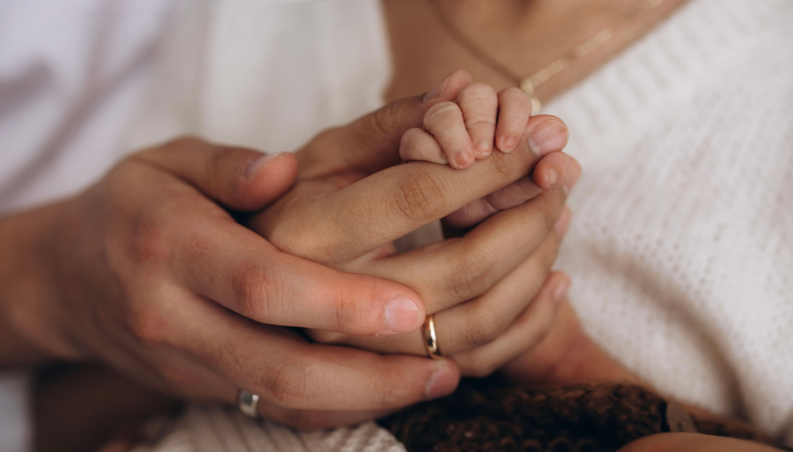 Tiny details. Фотограф родов, семей и новорожденных малышей в Дубае