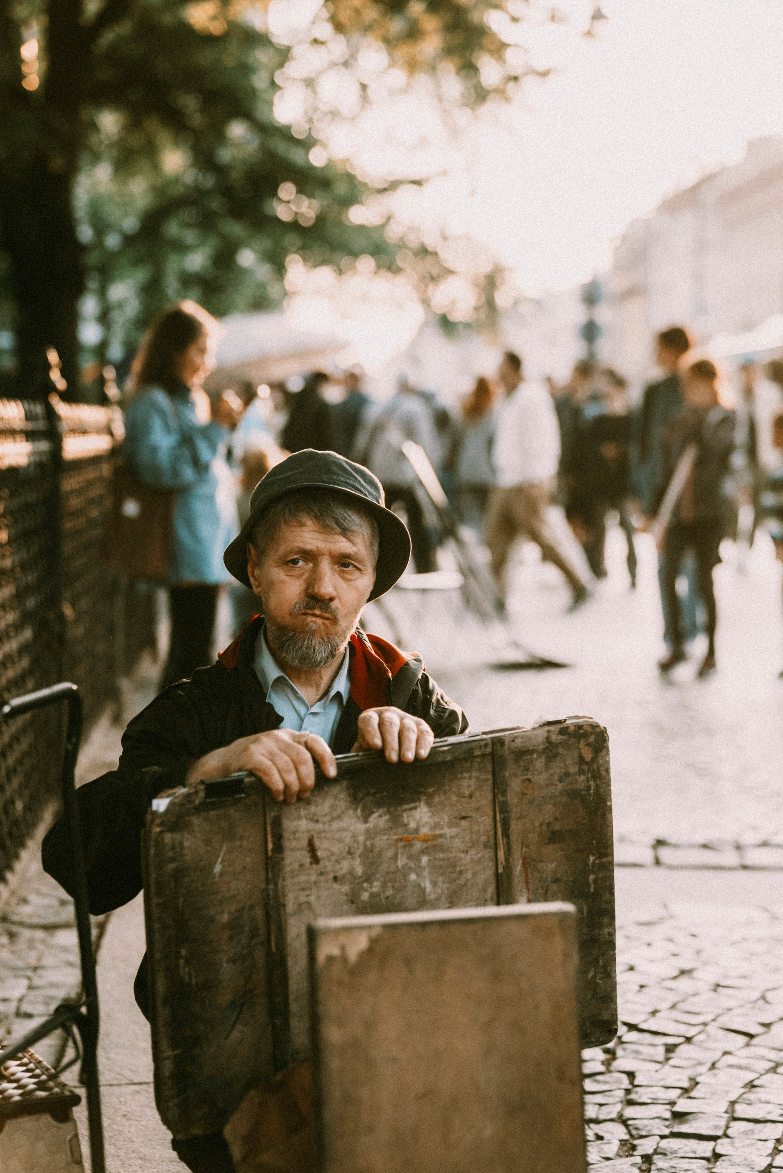 2025. Стрит-фотография, полная абсурда, идиотизма и красоты