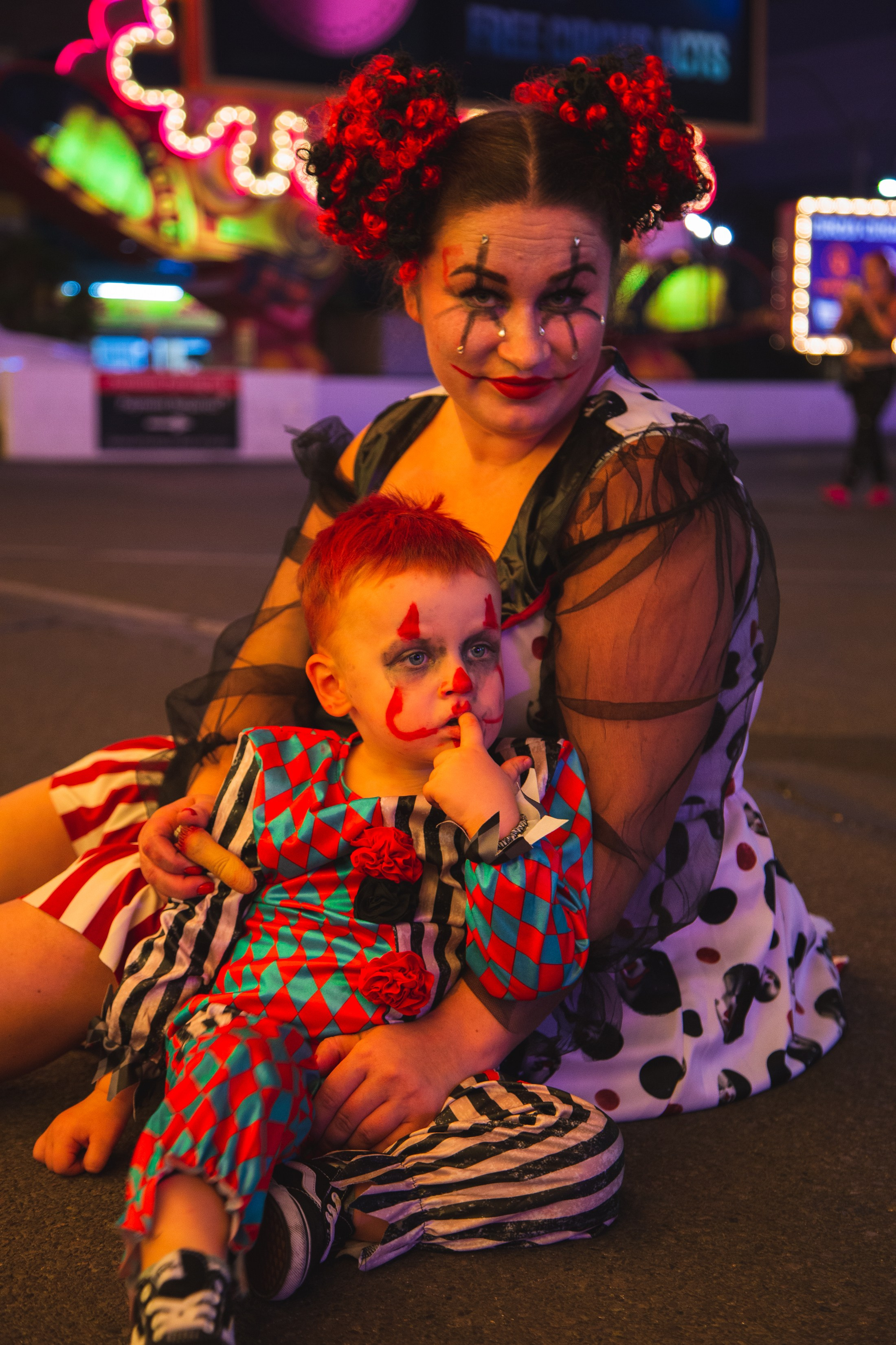 Crazy clowns. Wedding & elopement photographer Viktoriya Kravtsov. Las Vegas