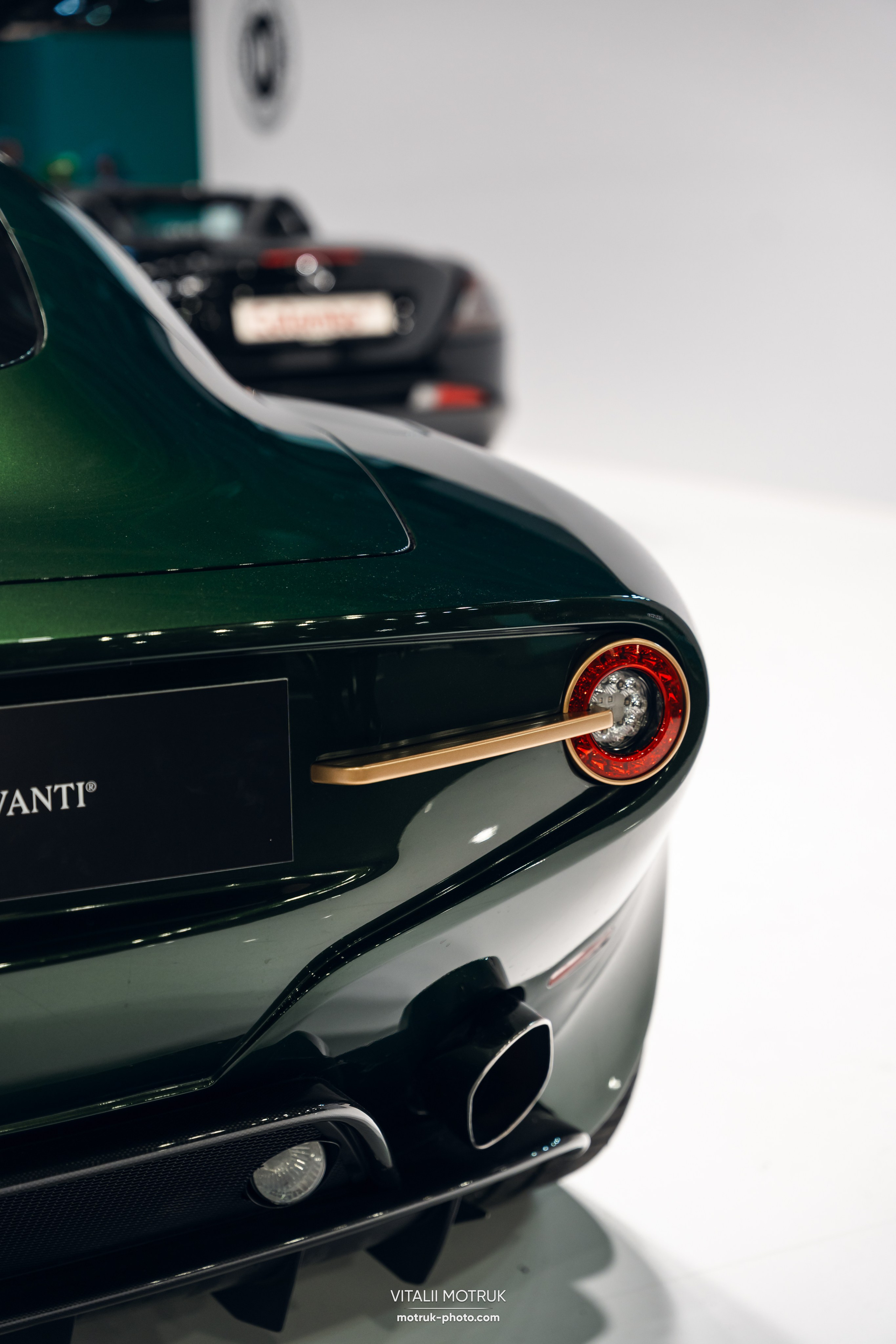 Retromobile 2026. Photographe de voitures à Paris — Vitalii Motruk