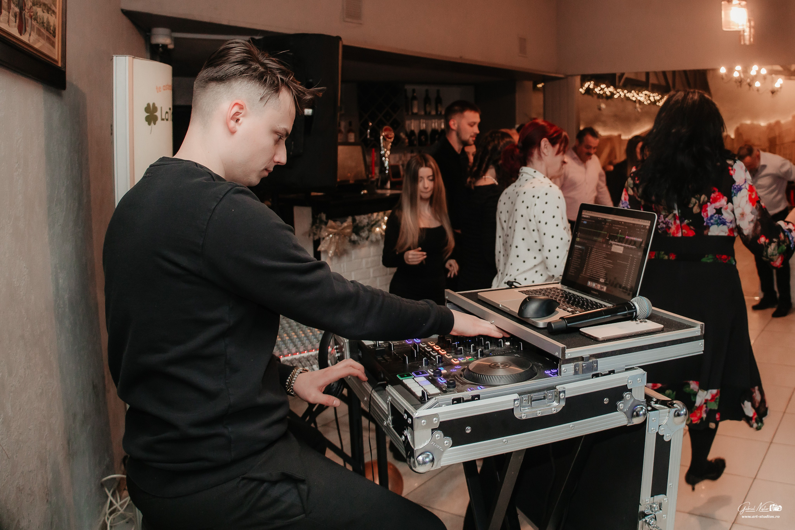 Dj Rareș. Gabriel Nistor Art-Studios - Fotograf / Videograf Iasi