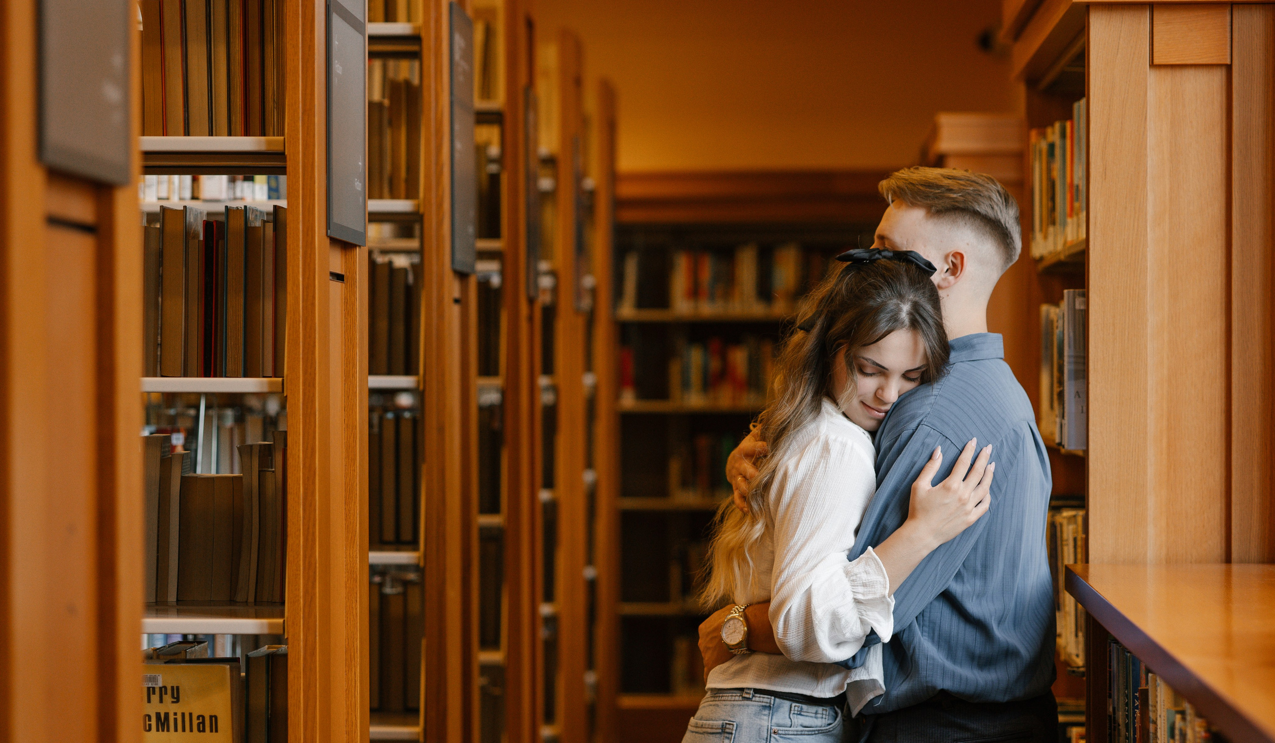 Central Library. Family photographer Oregon — Washington