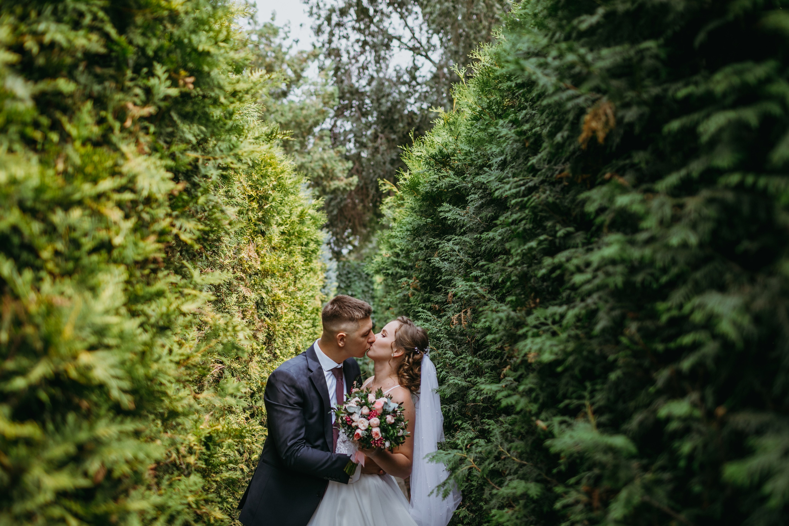 Свадебная фотоссесия для молодоженов в Бишкеке. Фотограф в Бишкеке Оксана Шувалова