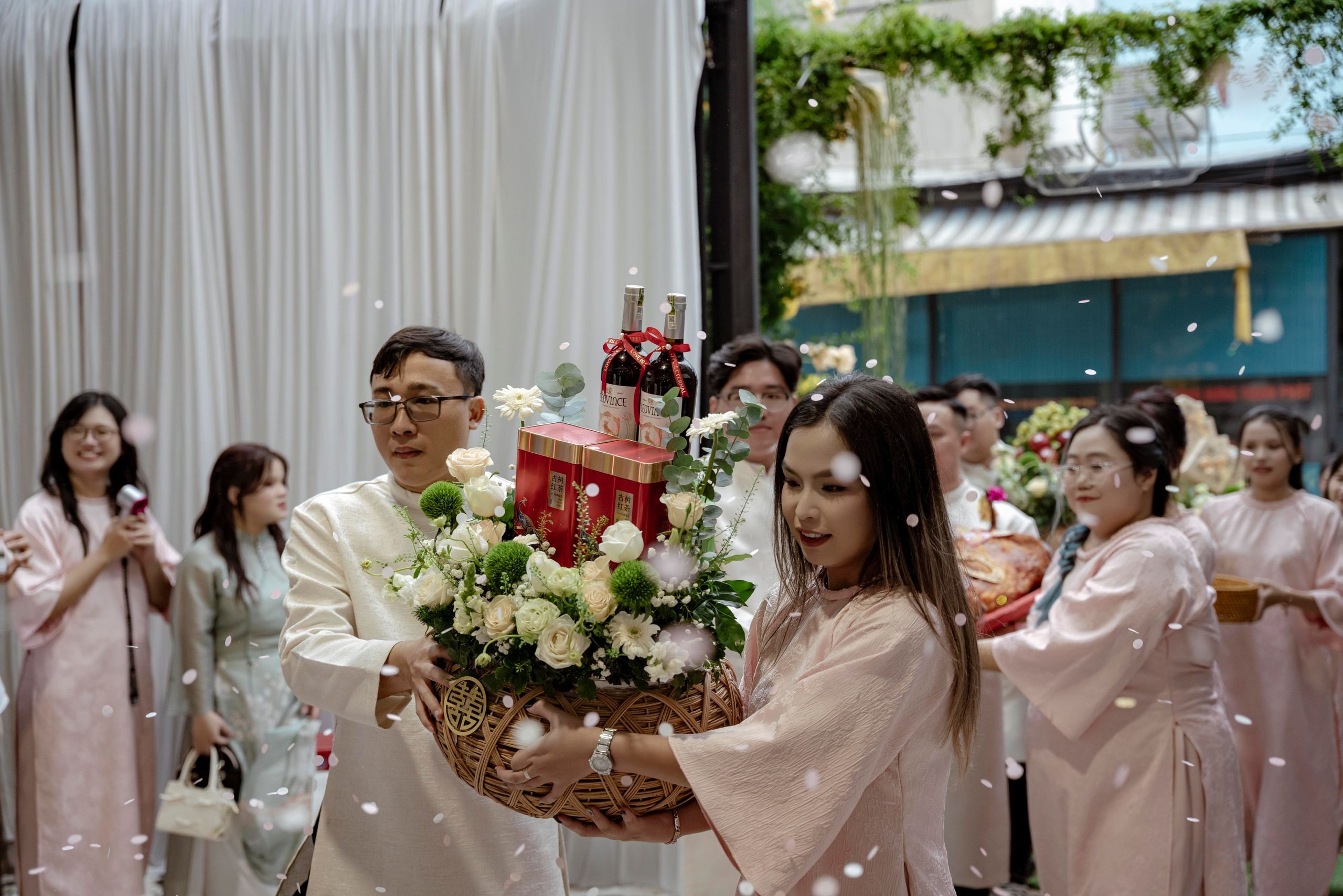 JOE & MIA. WEDDING PHOTOGRAPHER IN VIETNAM