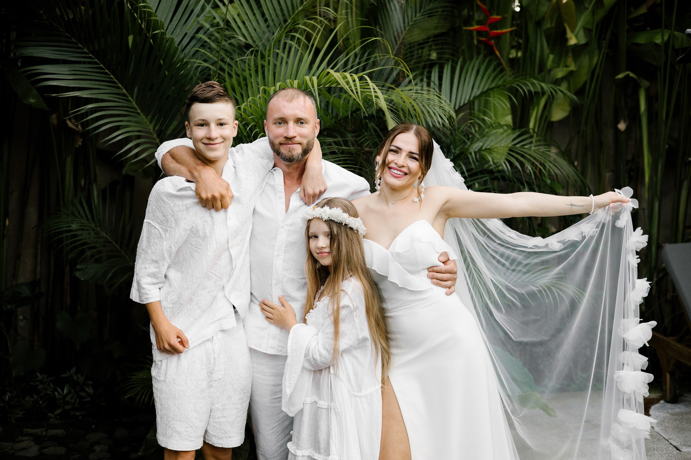 Family wedding. Getitfeel — Aesthetic Photography and Videography