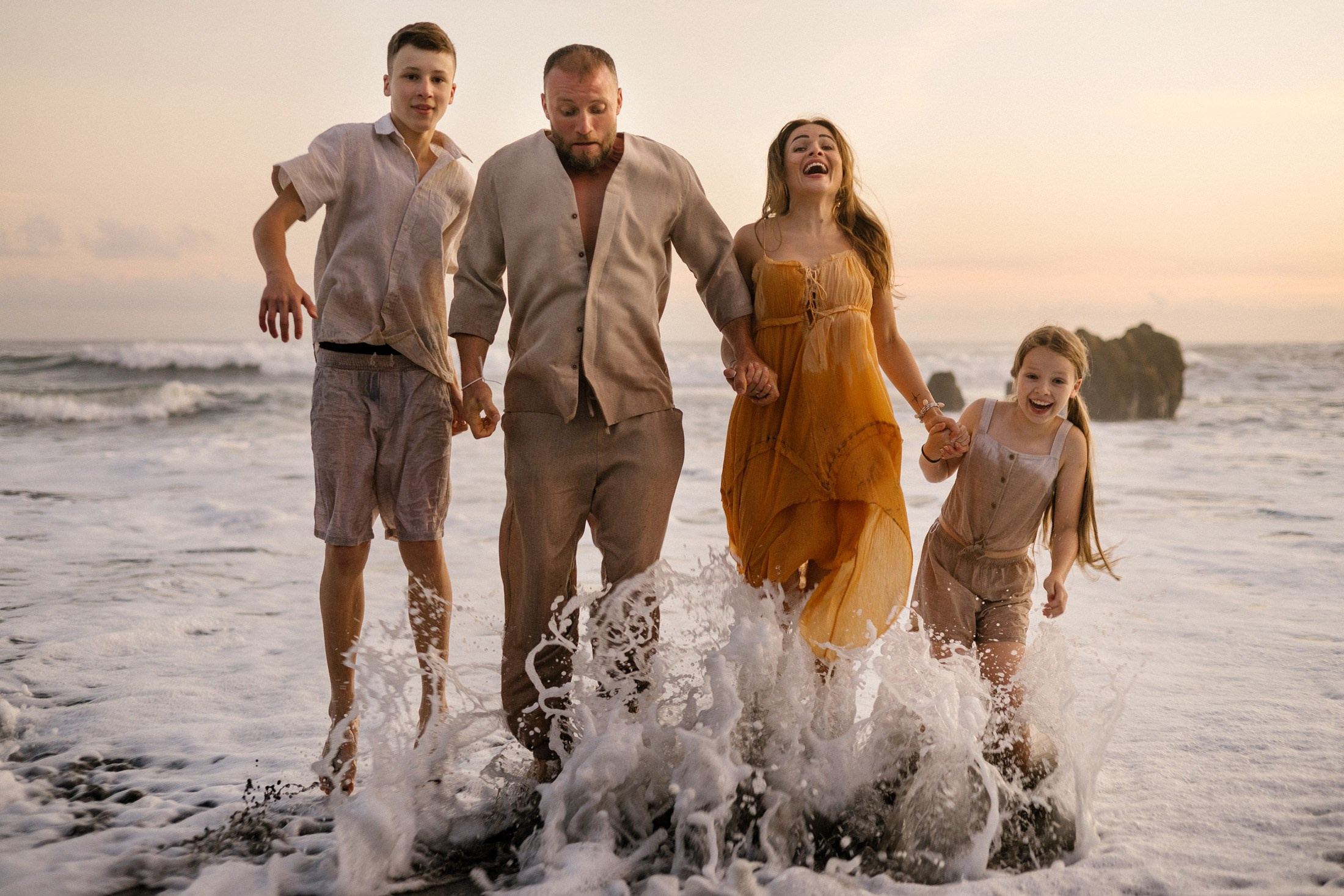 Family wedding. Getitfeel — Aesthetic Photography and Videography