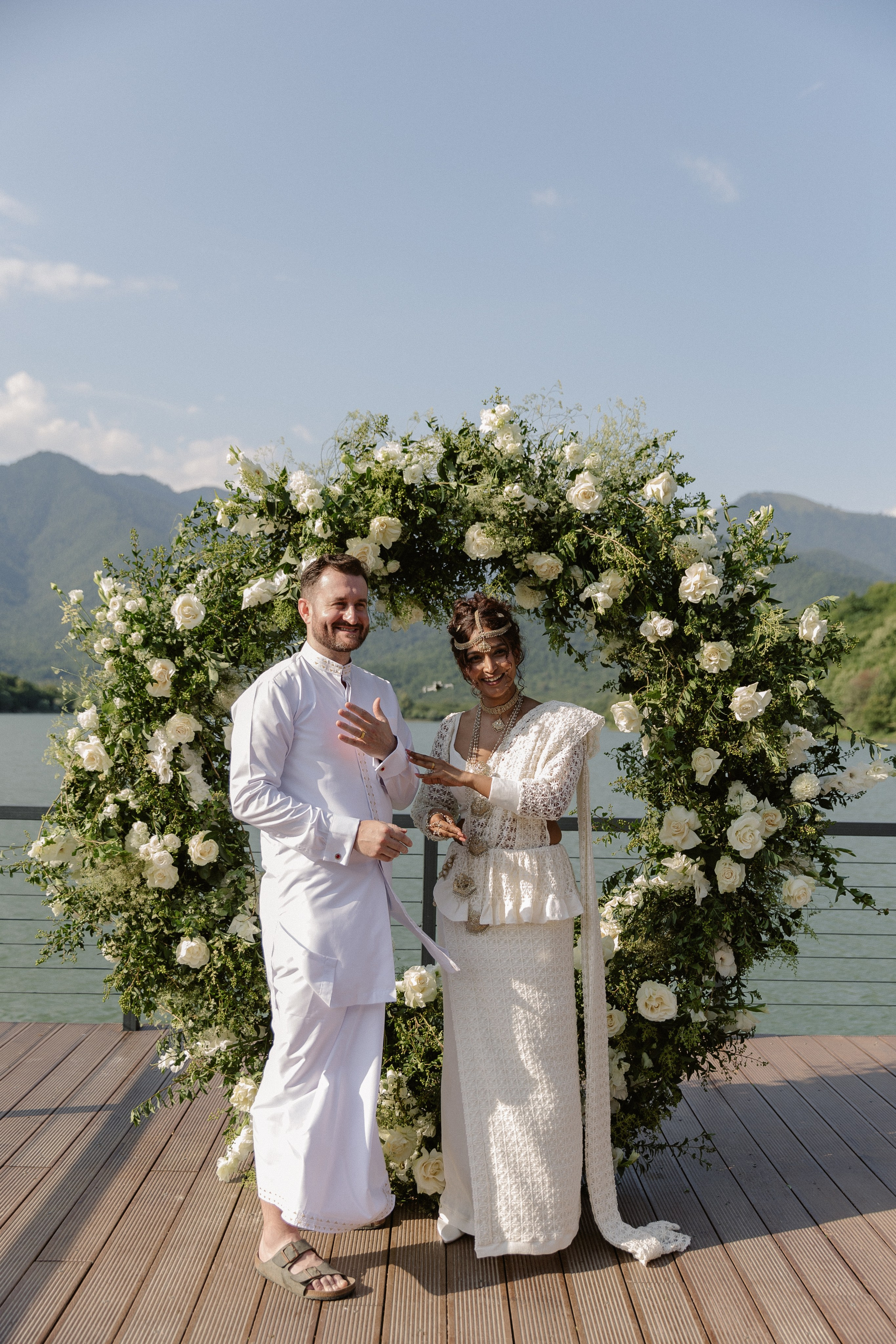 Thesakaya and Kevin. Photographer Anna Nazarenko