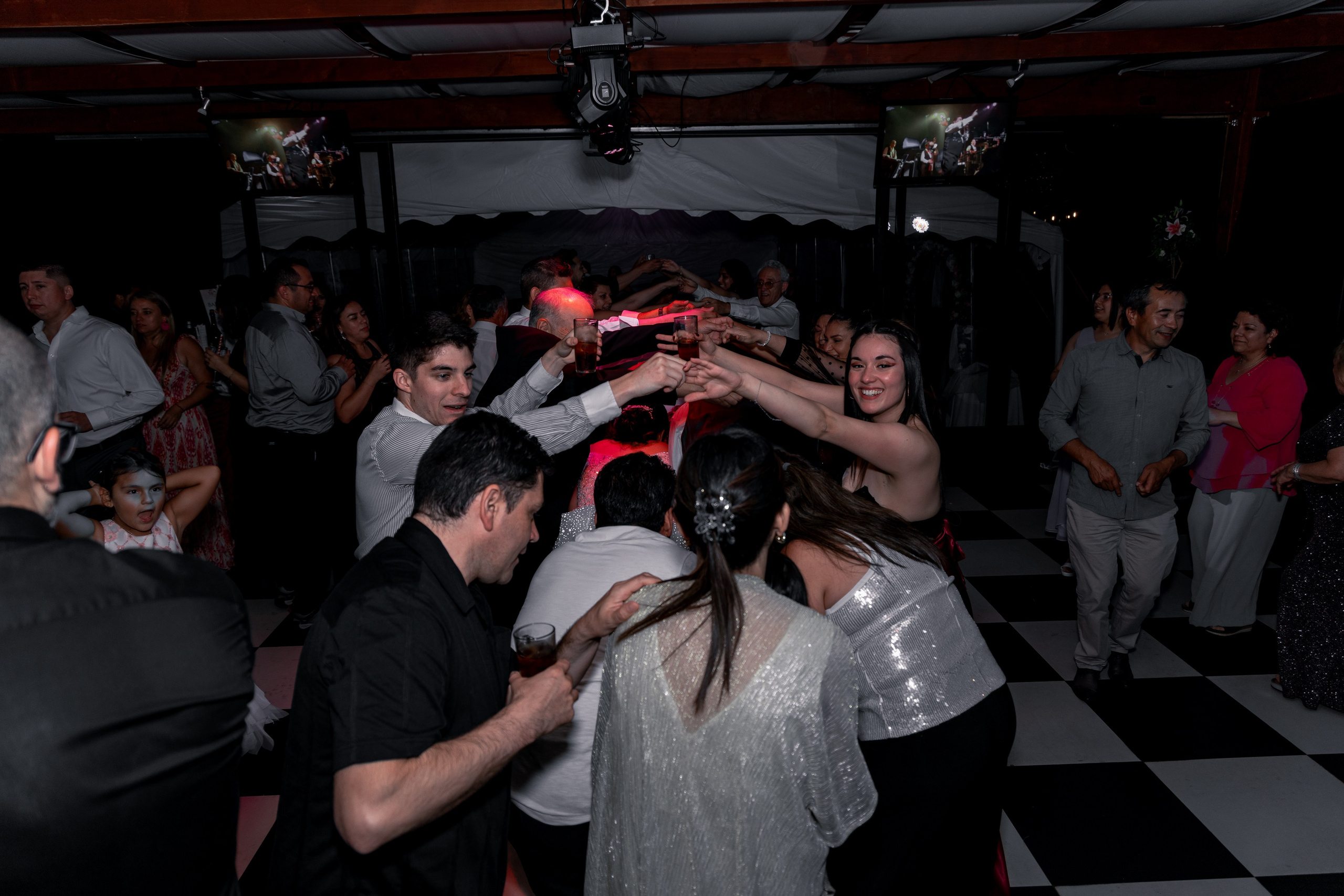 Katherin y Daniel. Dinka & Emilio - El arte de preservar lo que no se repite