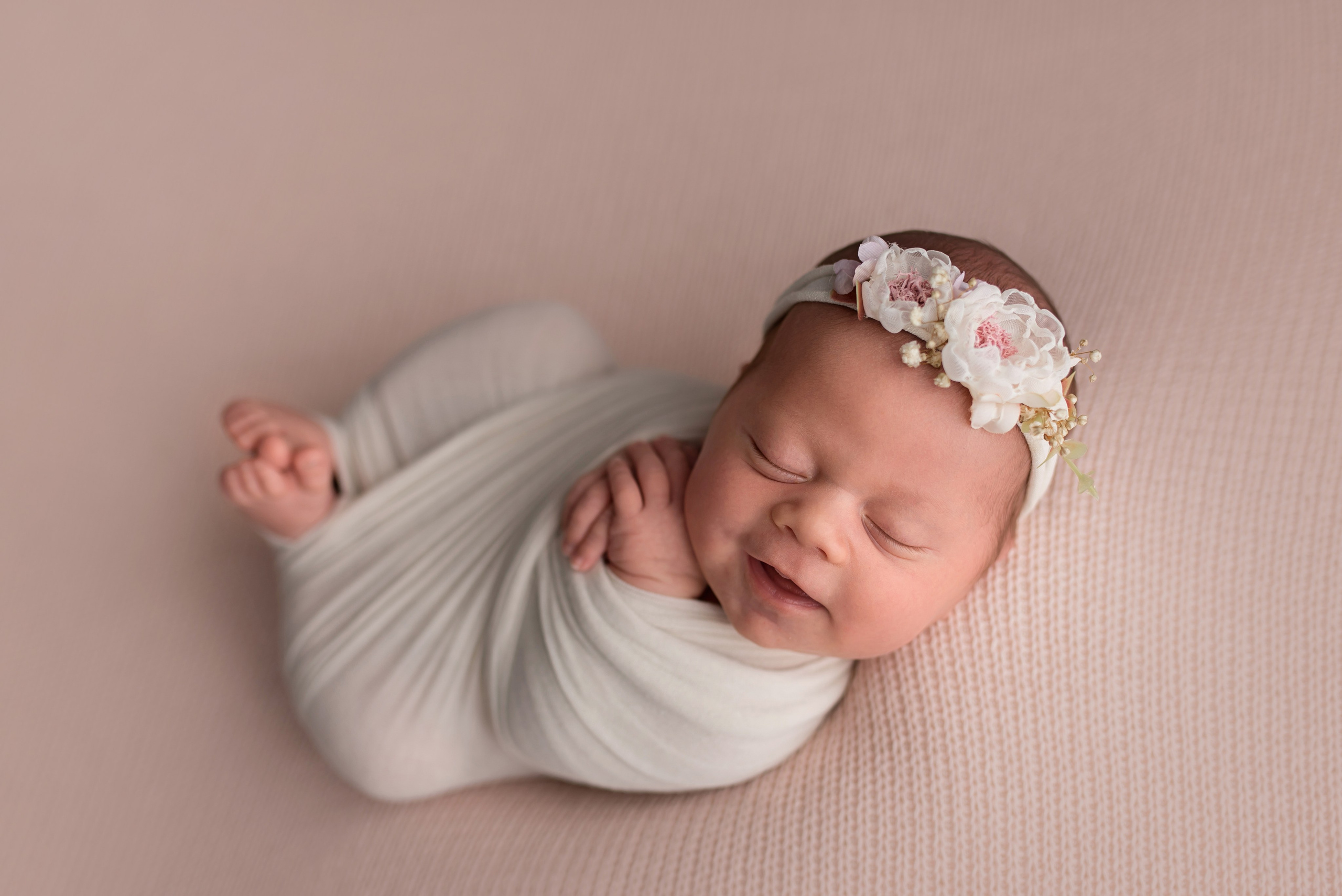 Alisa 15 days. In-home newborn photography Raleigh & area Katya Kulikova