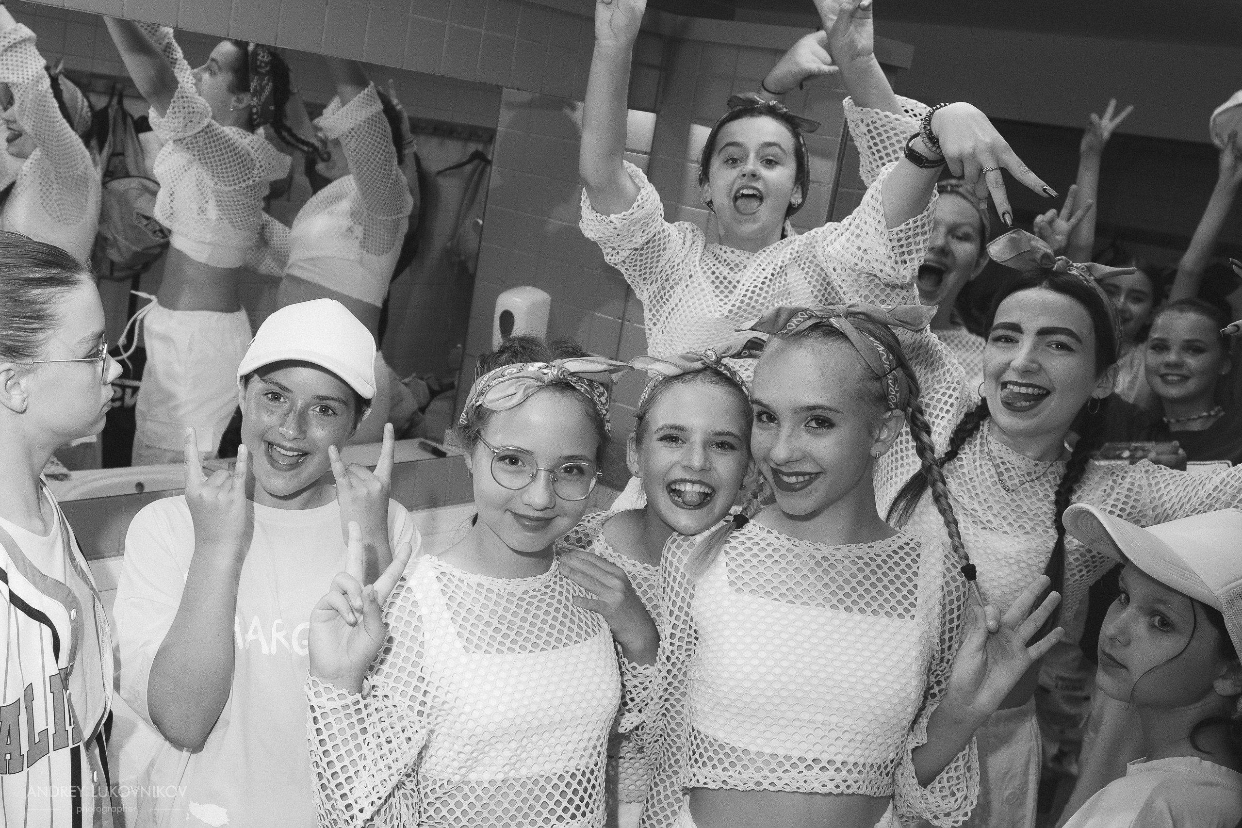 Entre bastidores del concierto final de Like Dance: momentos brillantes tras las cámaras