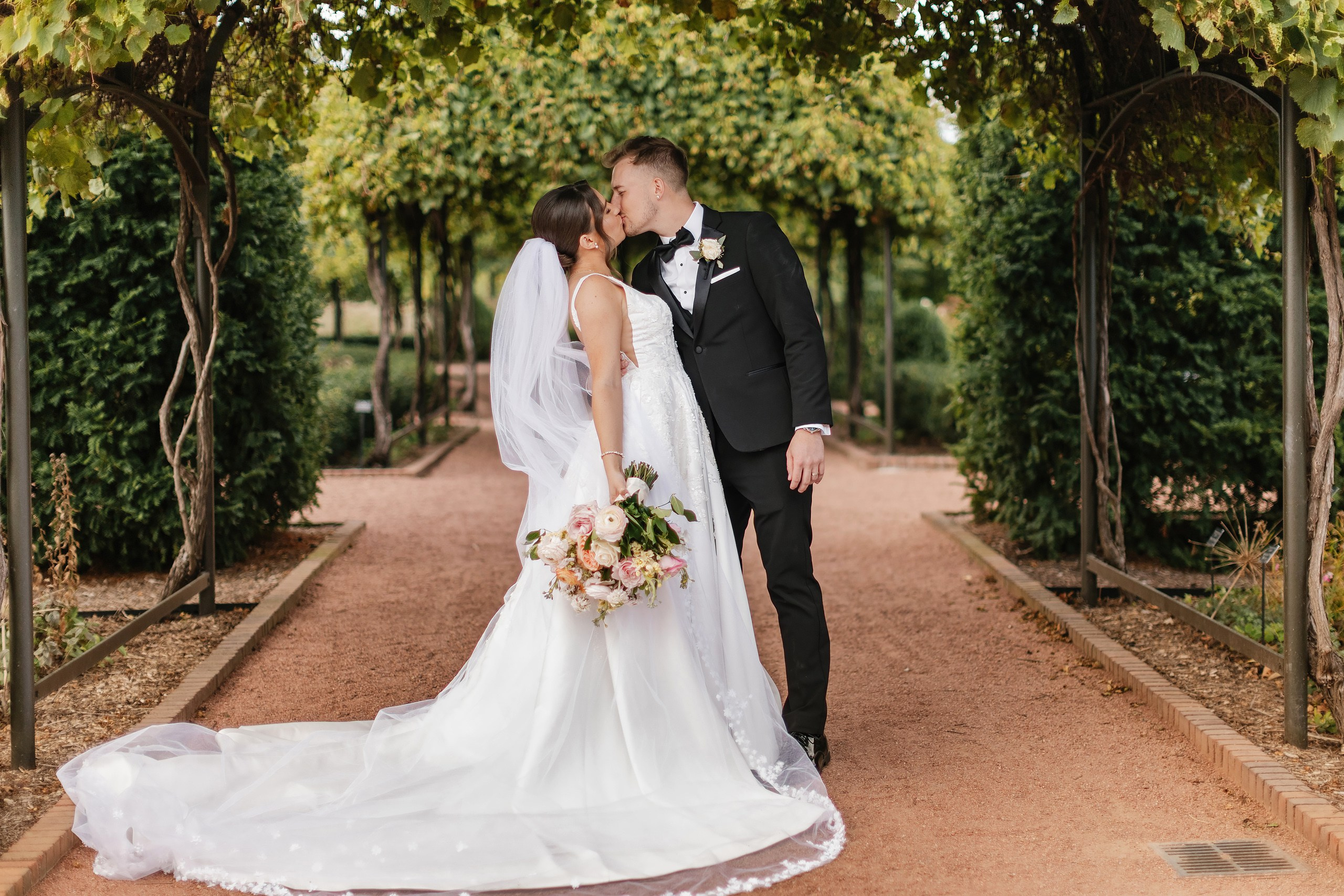 09.06.2025 Wedding. Wedding family event photographer in Chicago Nick Yushevich