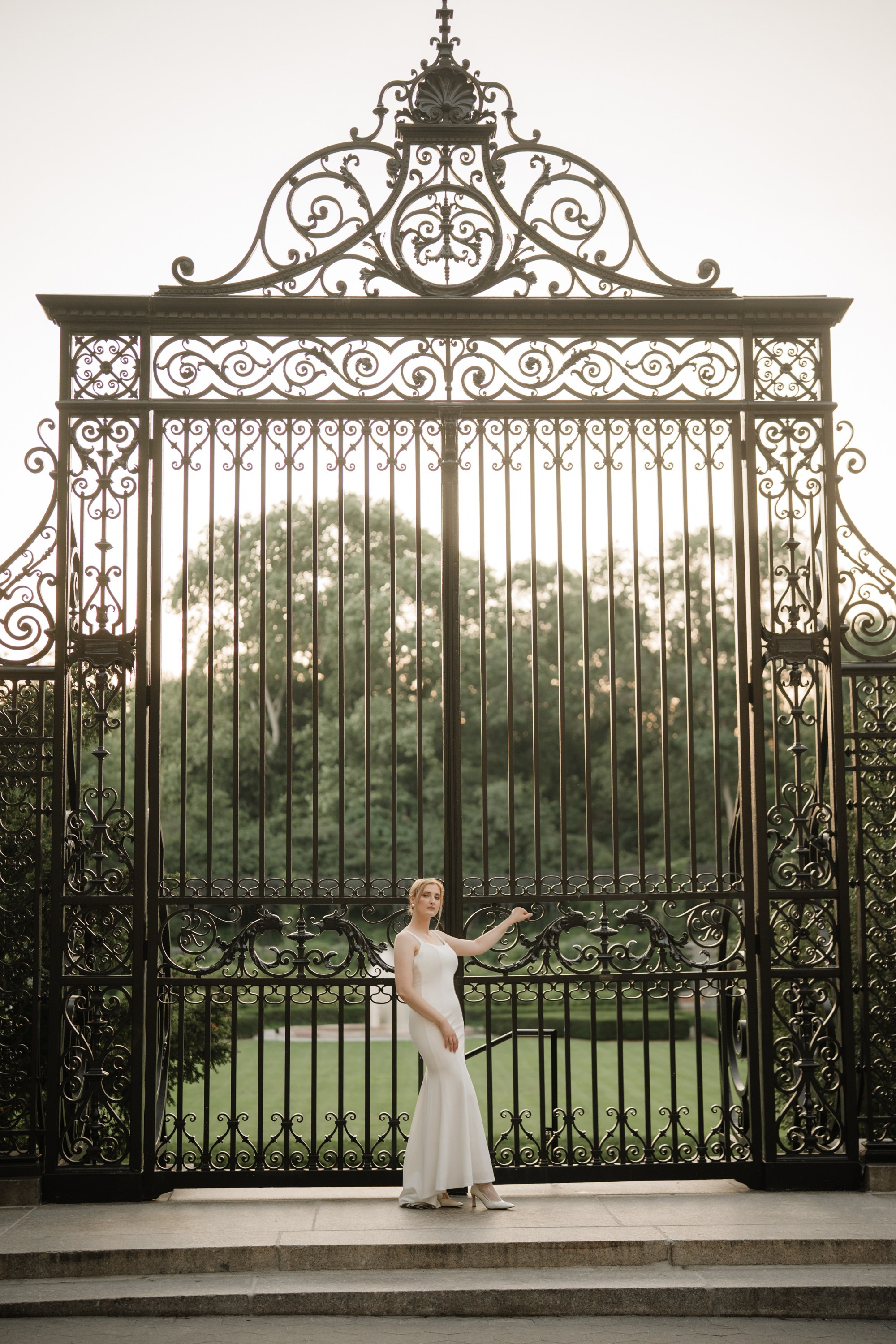 Natalie as a Runaway bride. Portrait and wedding photographer in New York
