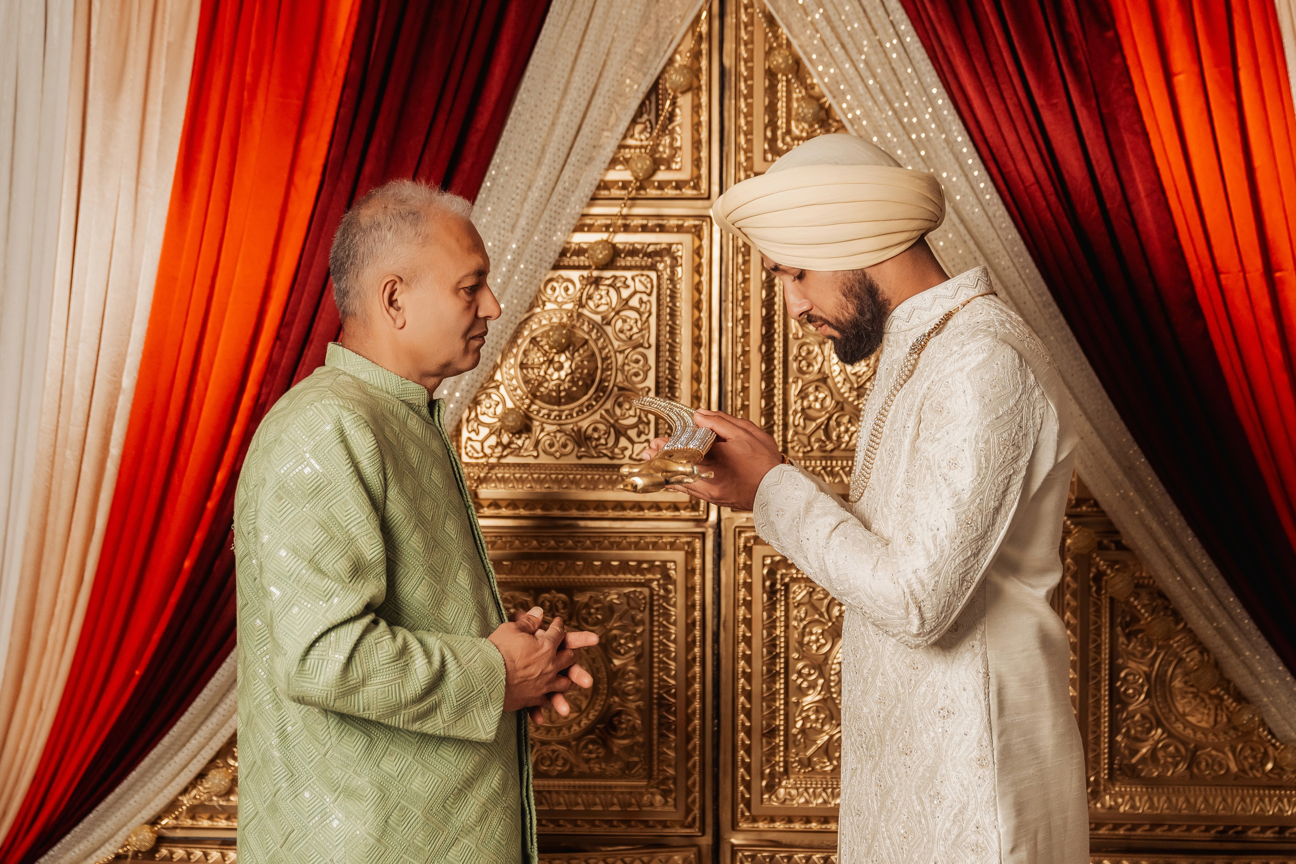 Gurchain & Tegvir. Wedding Photographer & Cinematographer studios