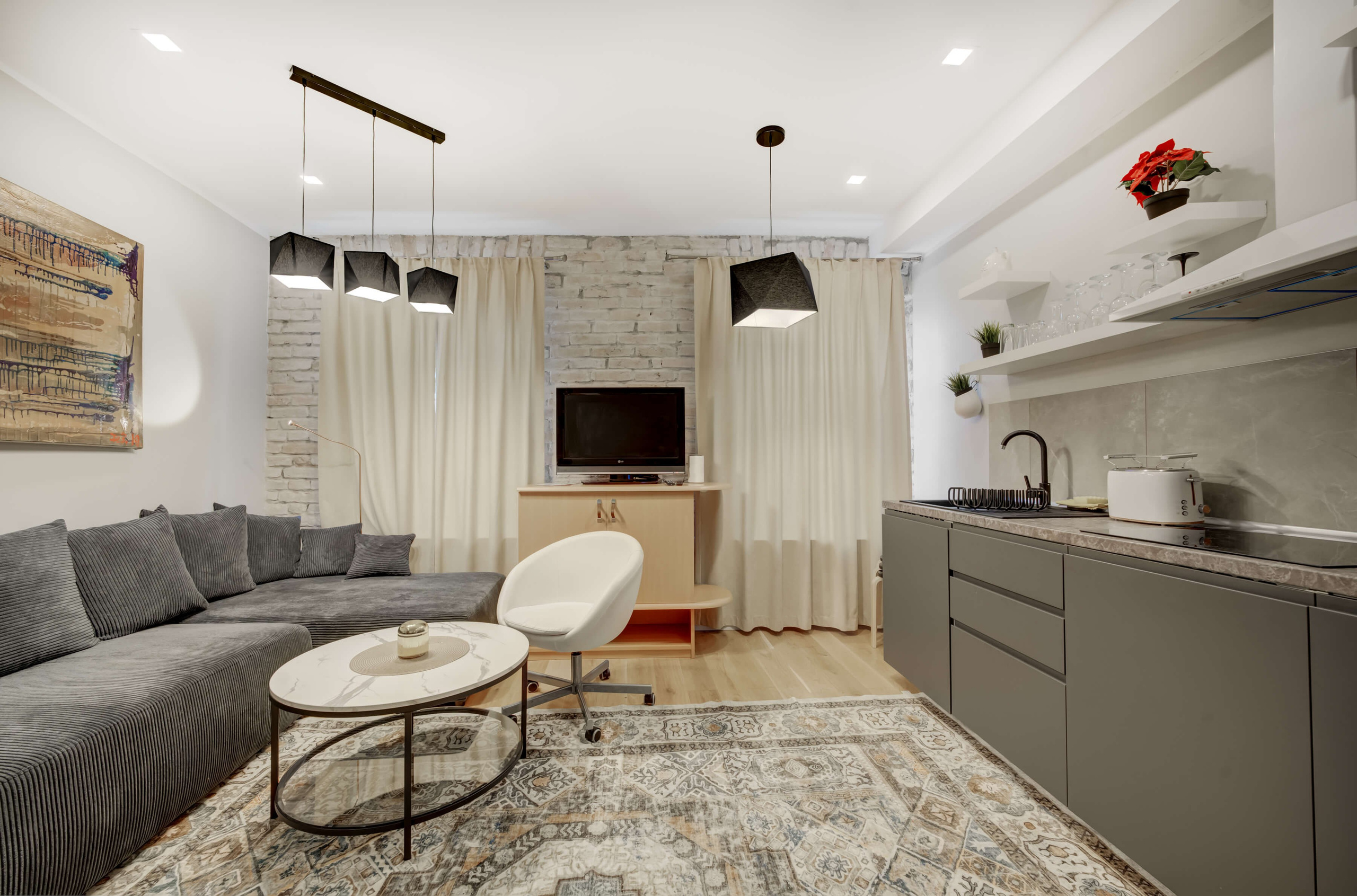 Valgomasis vakarienei prie žvakių… ir elektros skaitiklio