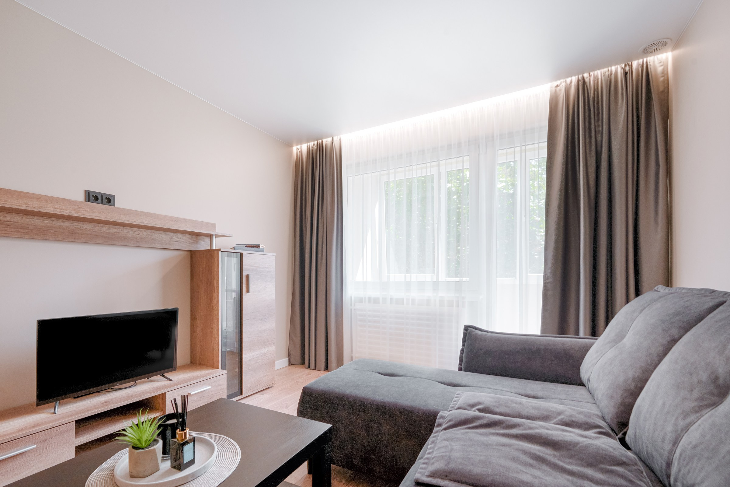 Tuskulėnų g. 8. Elina Sapiega fotografė Vilniuje