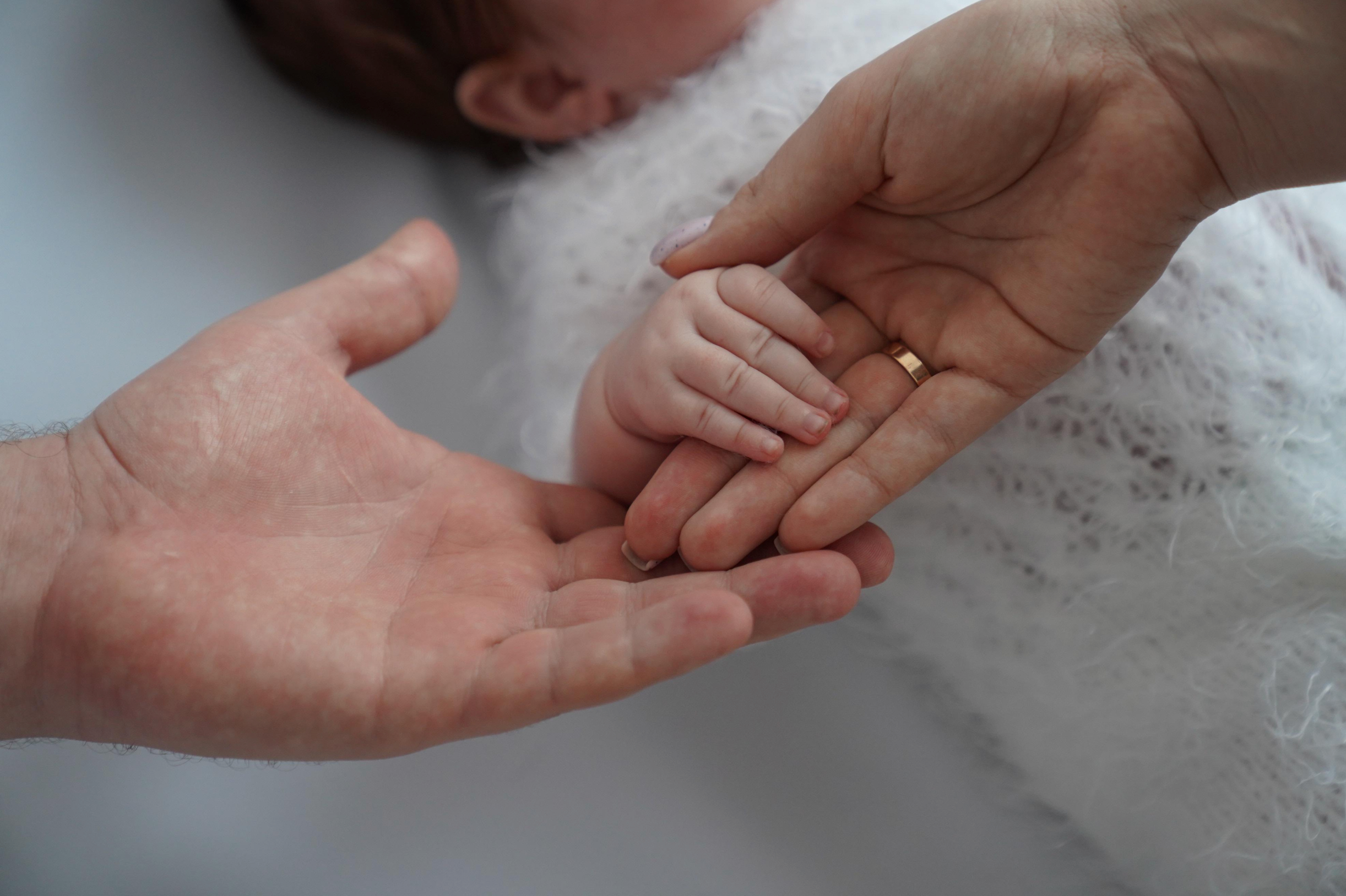 MATERNITY & NEWBORN professional Photography by Irene Chaikeen. Irene Chaikeen | Maternity and newborn photoshoot in Essex/London