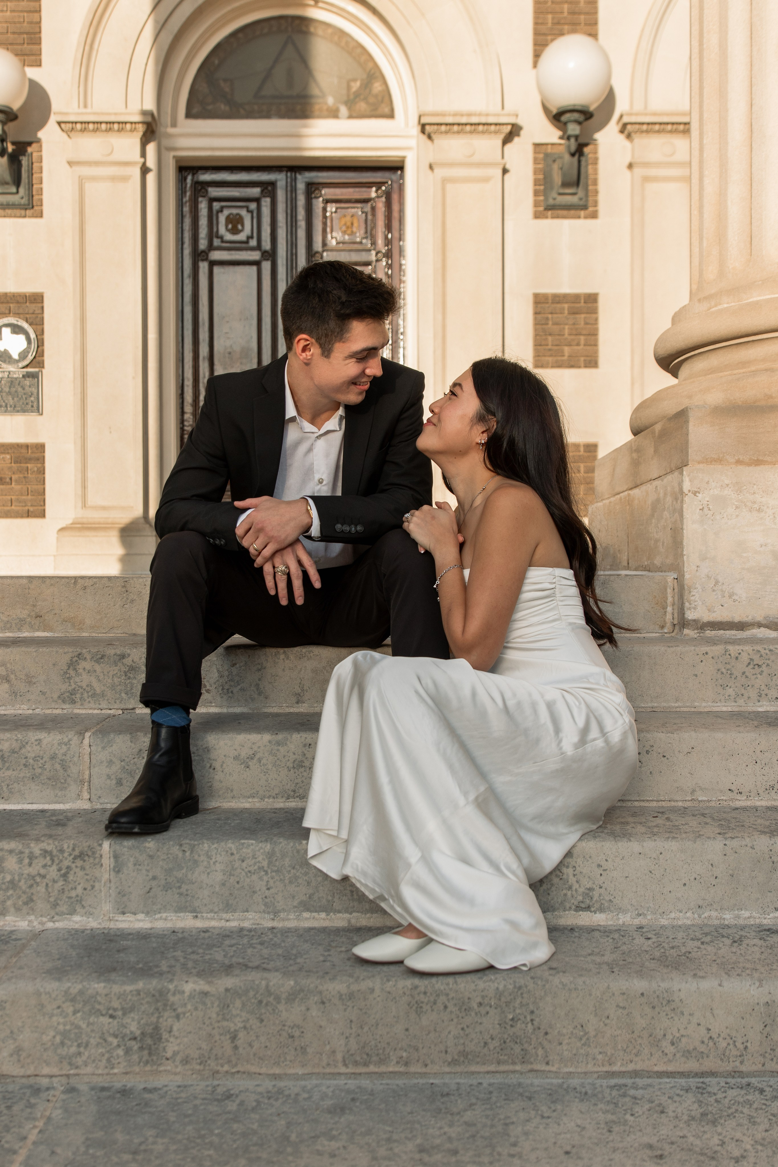 Kelly & Alex’s engagement photoshoot in Downtown Dallas