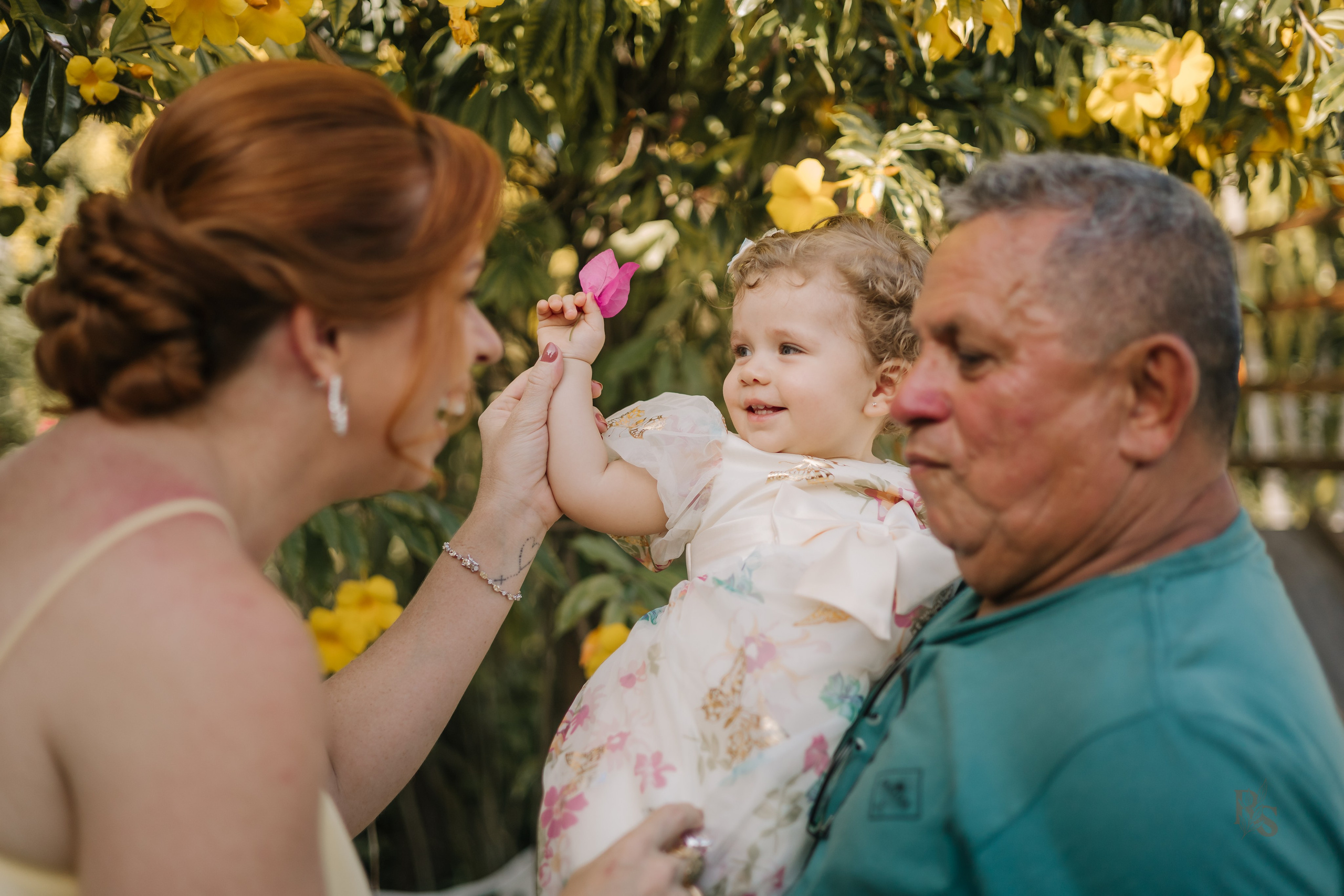 Aurora — 1 ano. Fotógrafo Richard Silvestre — Casamentos na Bahia