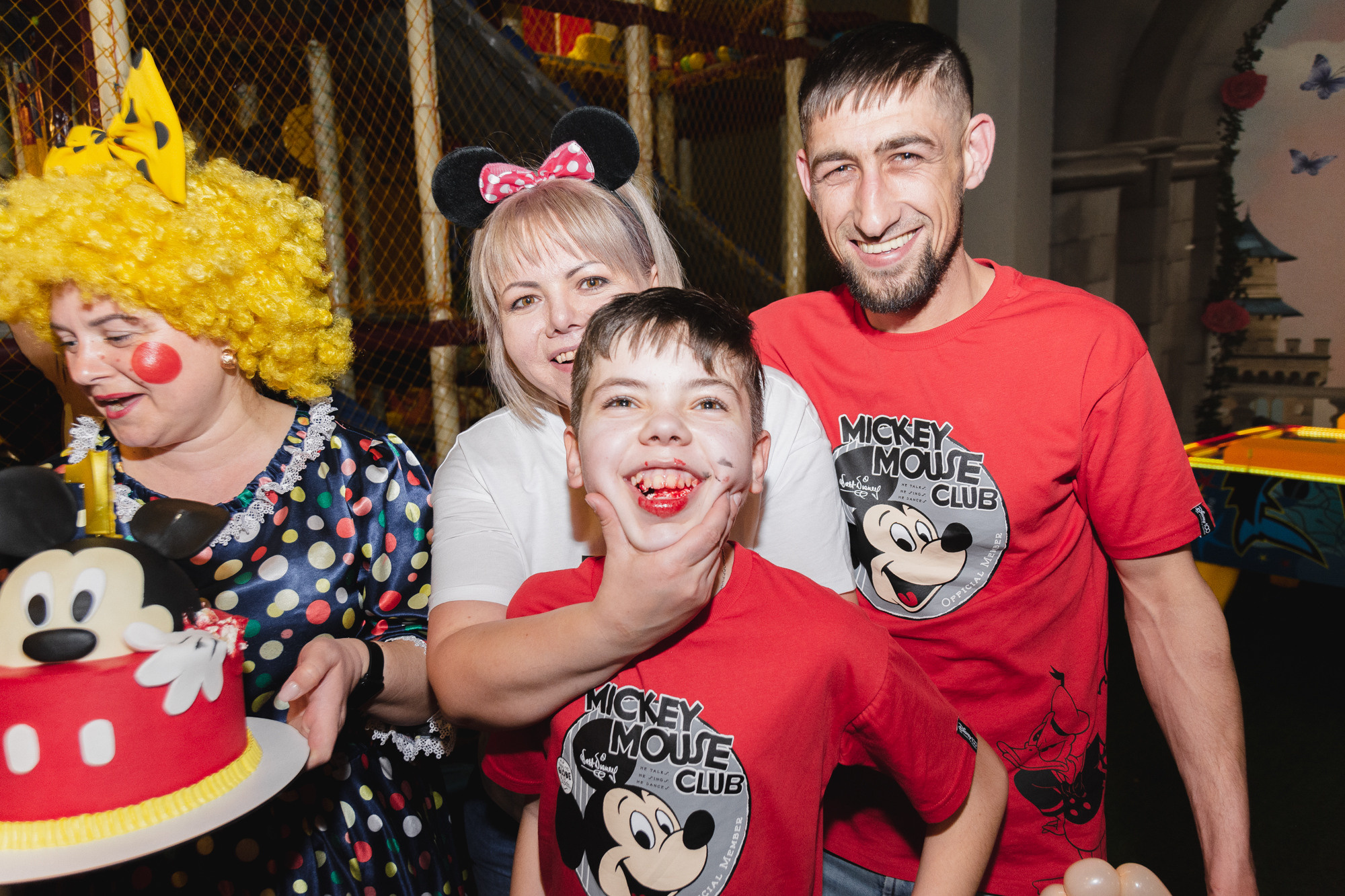 Праздники / семейные фото / свадьбы / свадебные фотосеты / репортажная съёмка