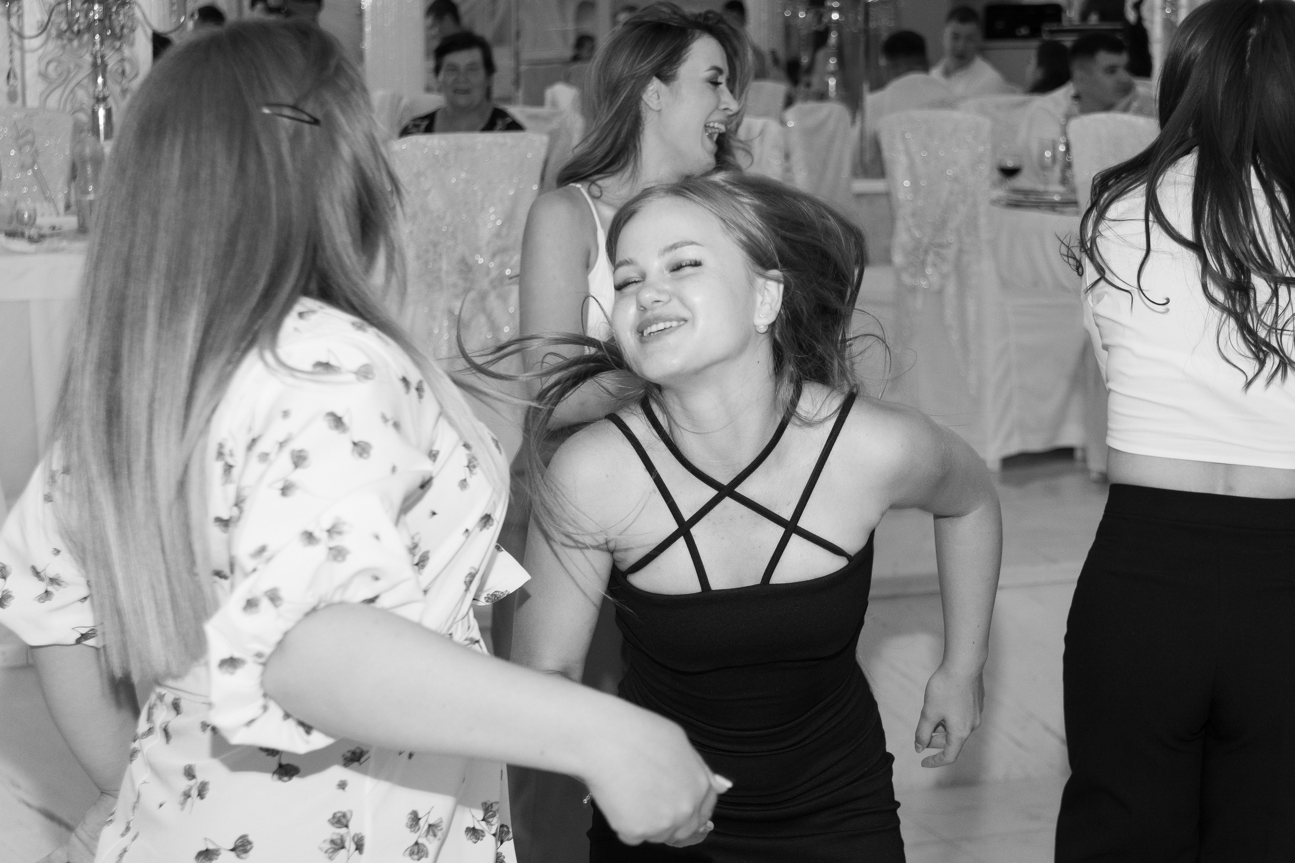 Праздники / семейные фото / свадьбы / свадебные фотосеты / репортажная съёмка