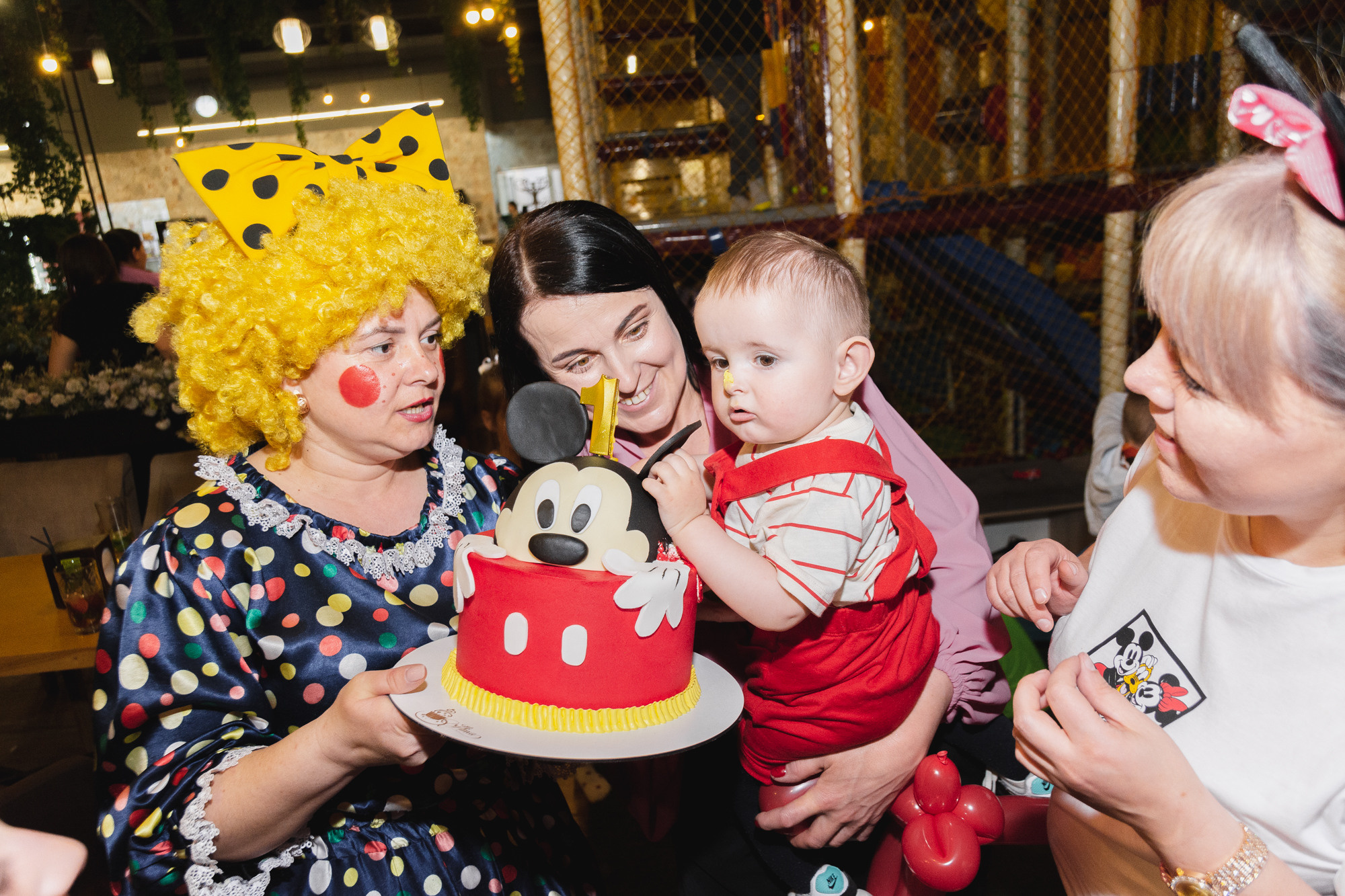 Праздники / семейные фото / свадьбы / свадебные фотосеты / репортажная съёмка