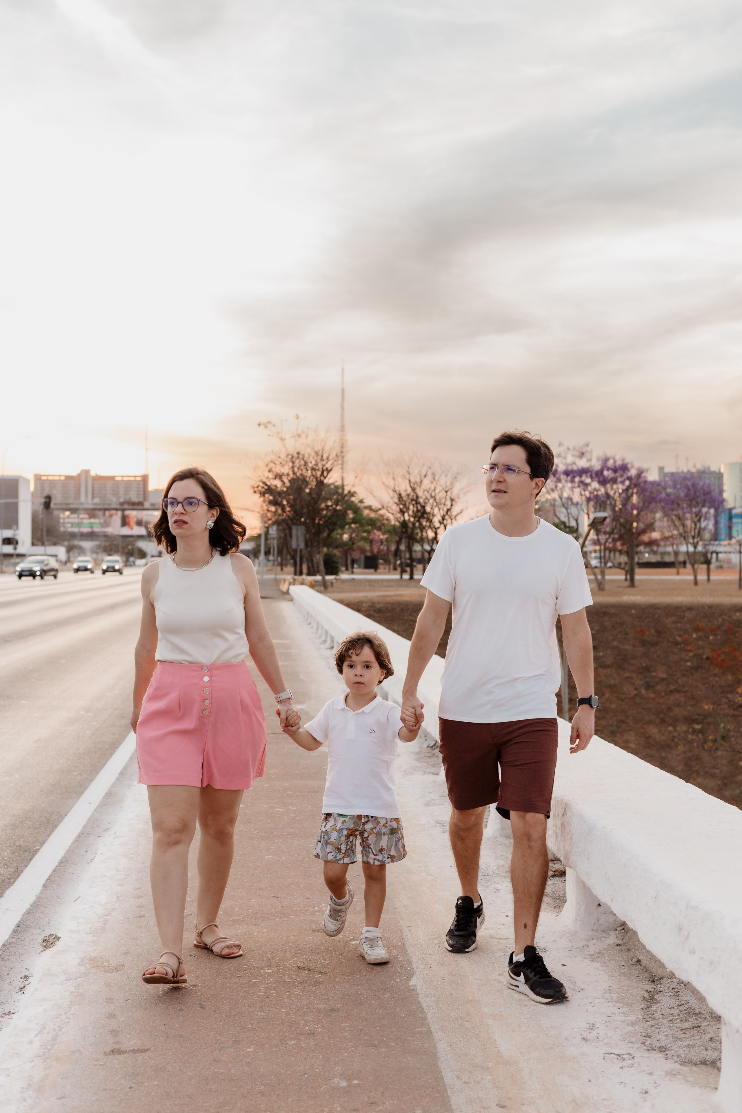 Ensaio Família na Catedral de Brasília | Fotografia Afetiva em Brasília. Ize Fotografia — Ensaios e Festas de Família em Recife e Brasília