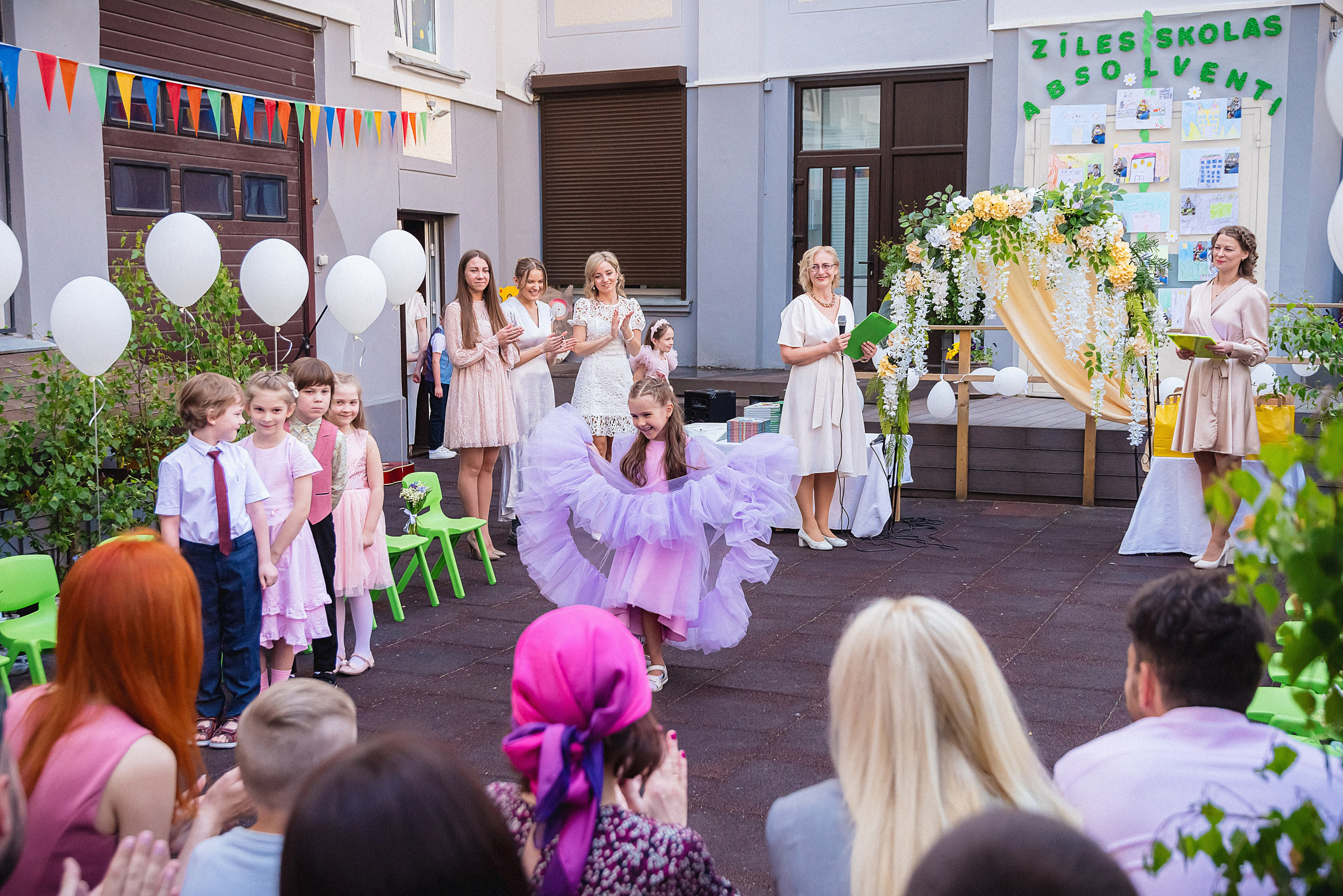 Zīles Skolas Izlaidums. Fotogrāfs Rīgā. Gīmenes, individuālās un dažādu produktu fotosesijas
