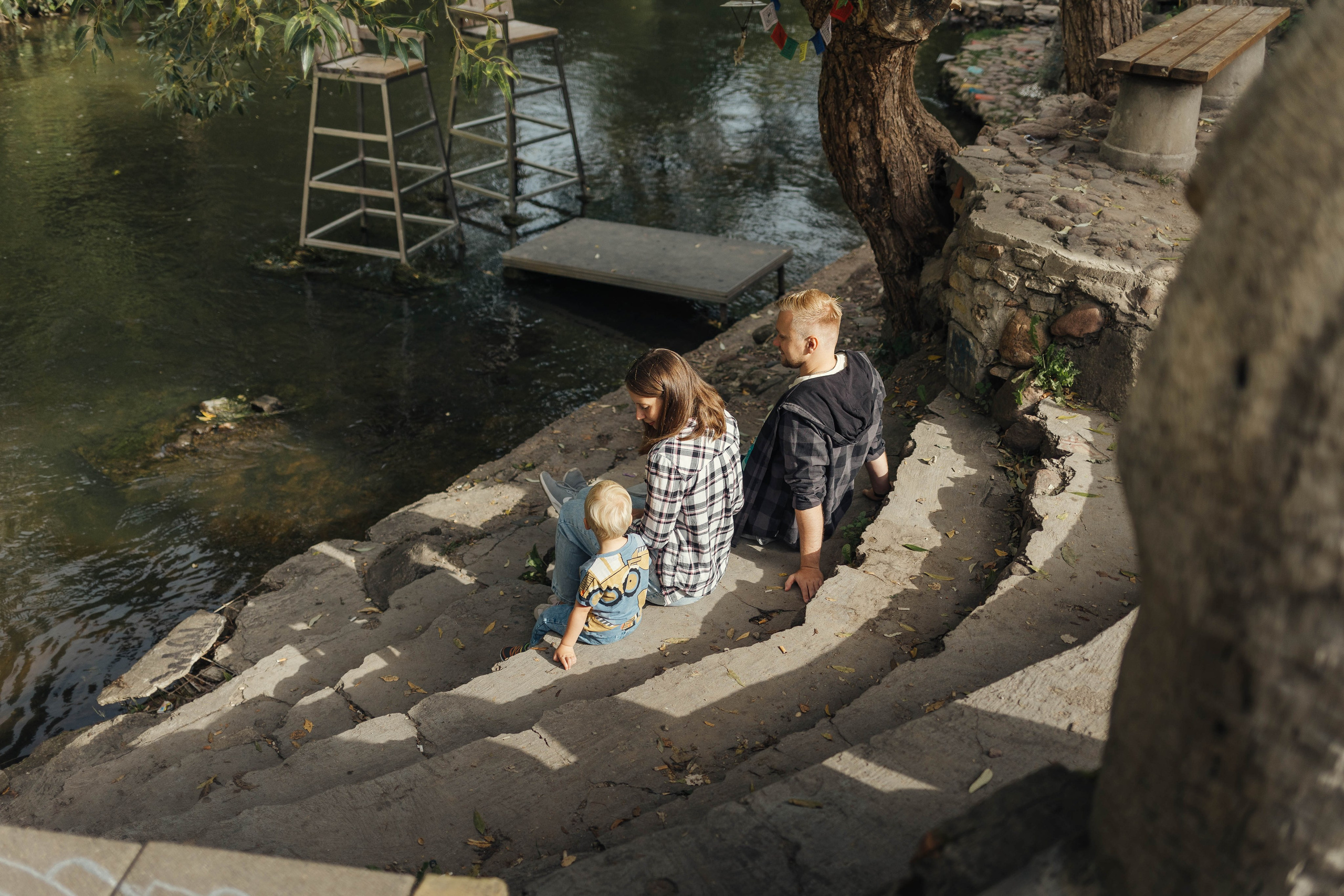Along the streets of Vilnius in lifestyle style. Family photographer in Vilnuis Svetlana Naumova