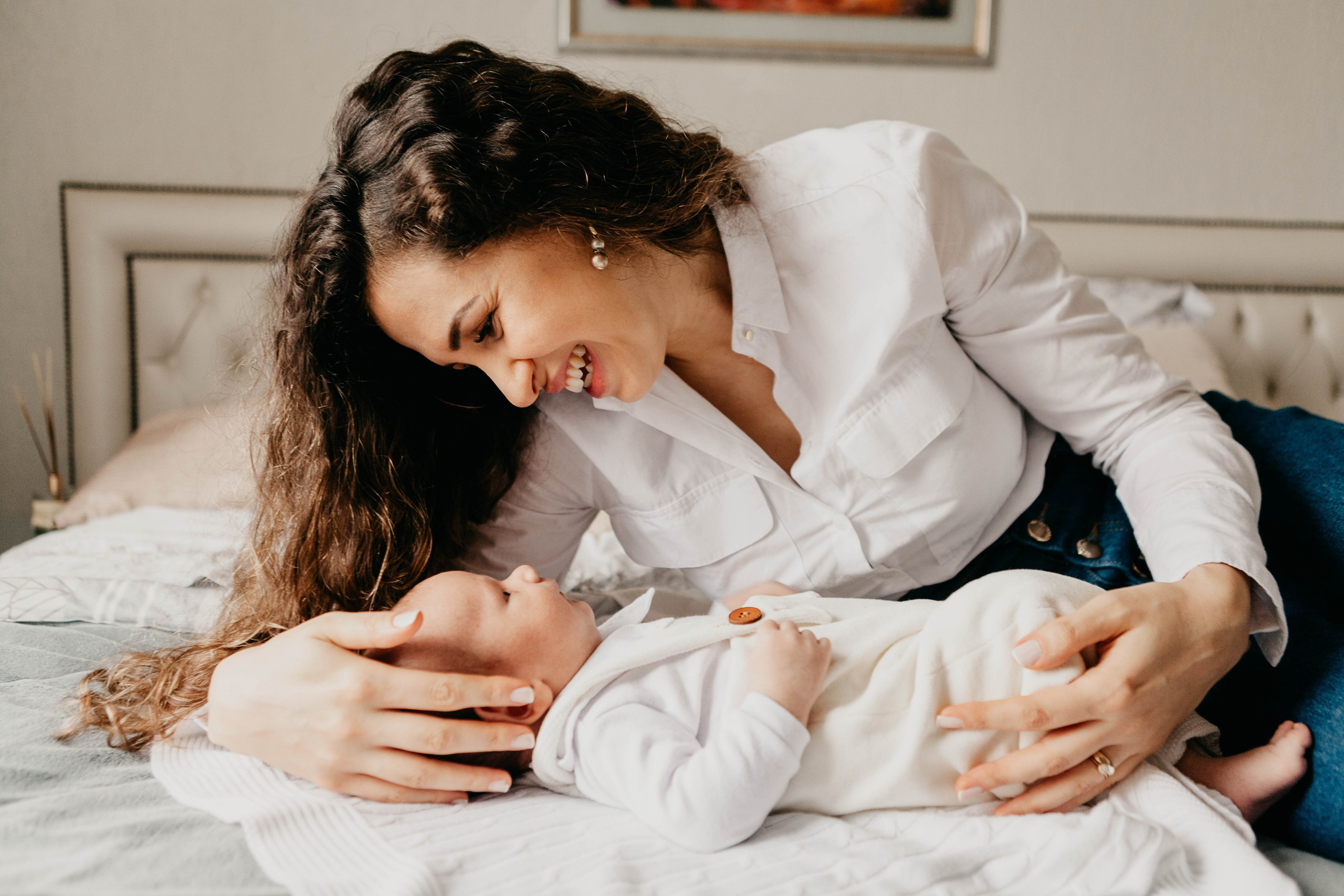 Bebê em casa. Fotógrafa de família