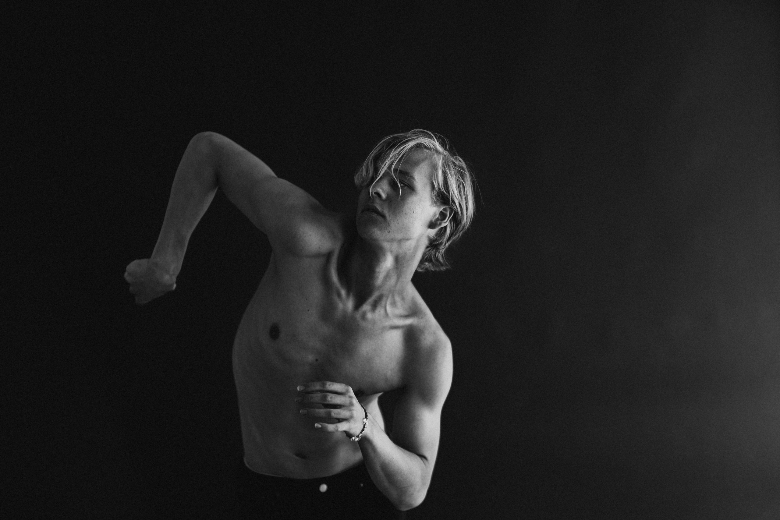 DANCERS. Victoria Olonen – Cinematic Portrait Artist | Helsinki & Europe